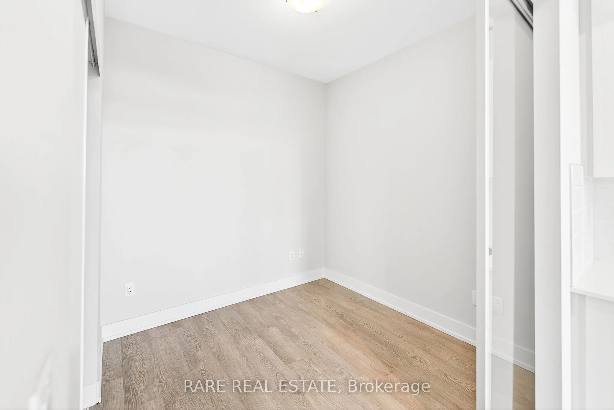 2550 Simcoe Street N, #PH08