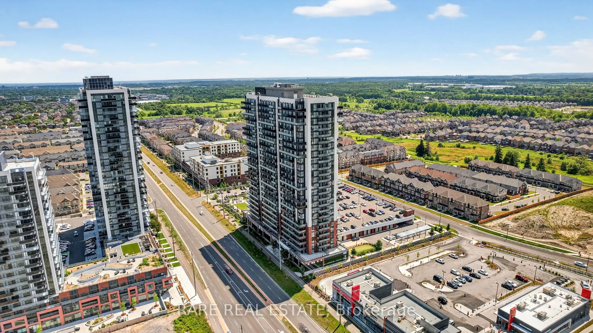 2550 Simcoe Street N, #PH08