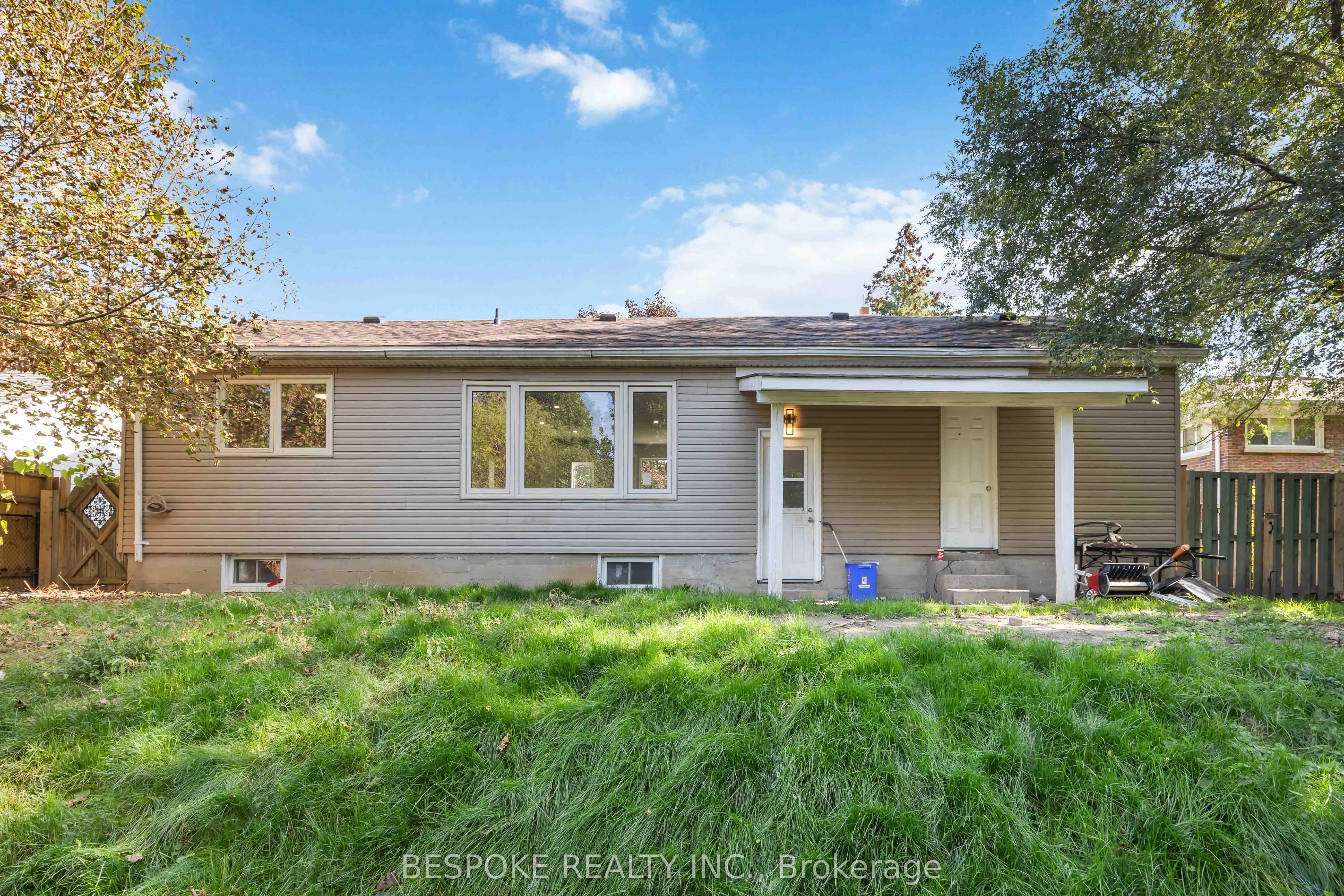 28 Grandview Street N