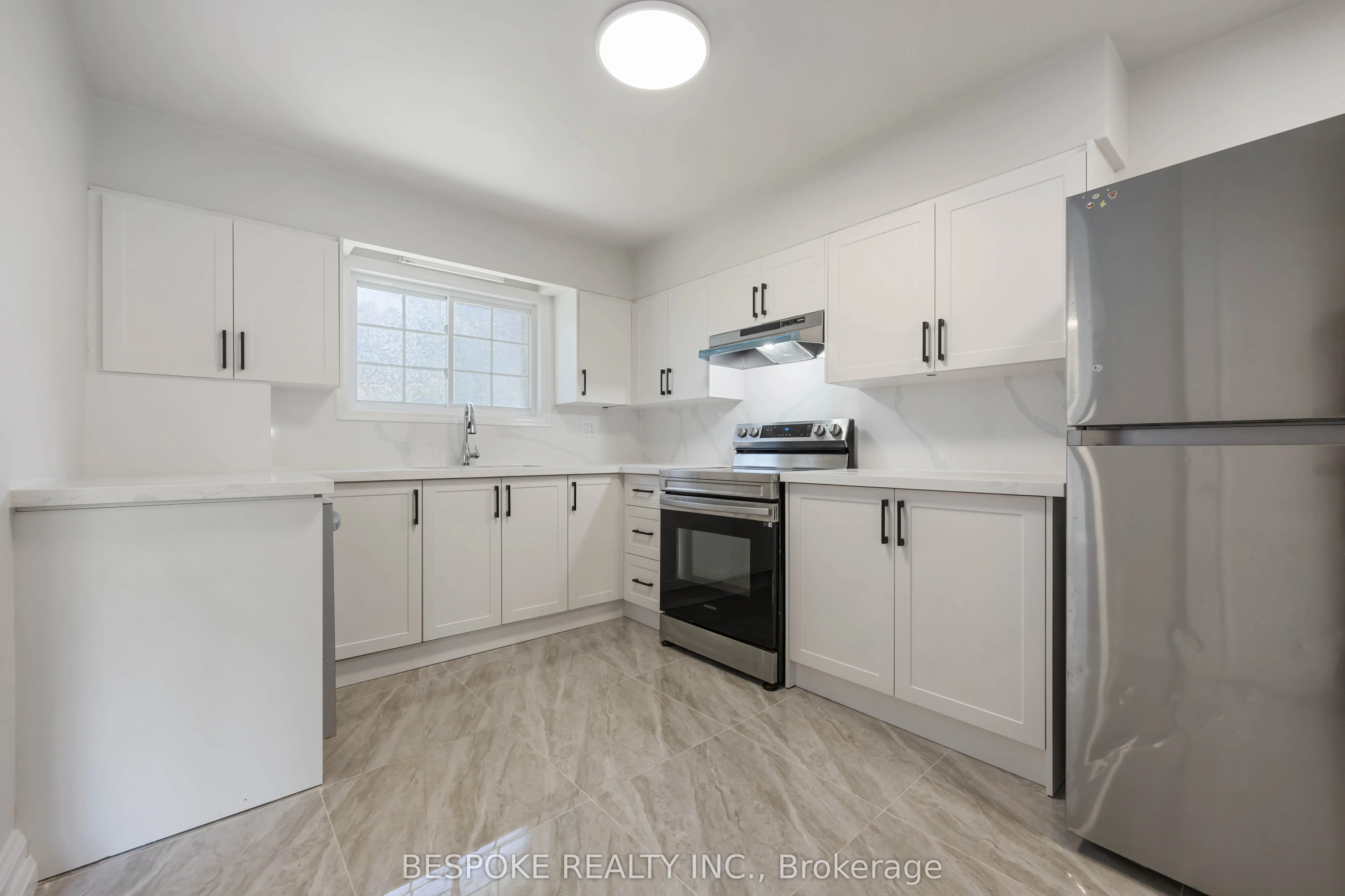28 Grandview Street N