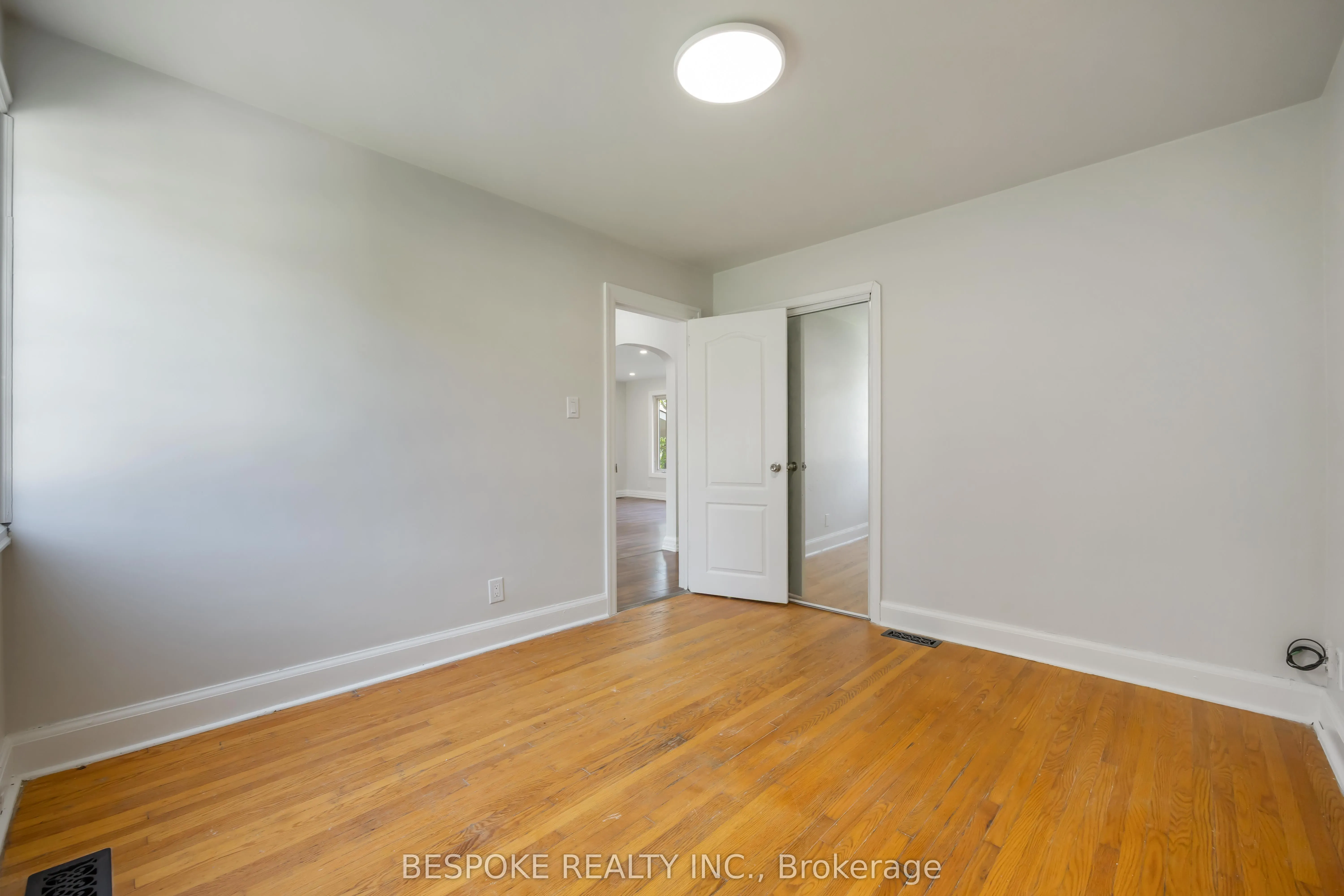 28 Grandview Street N