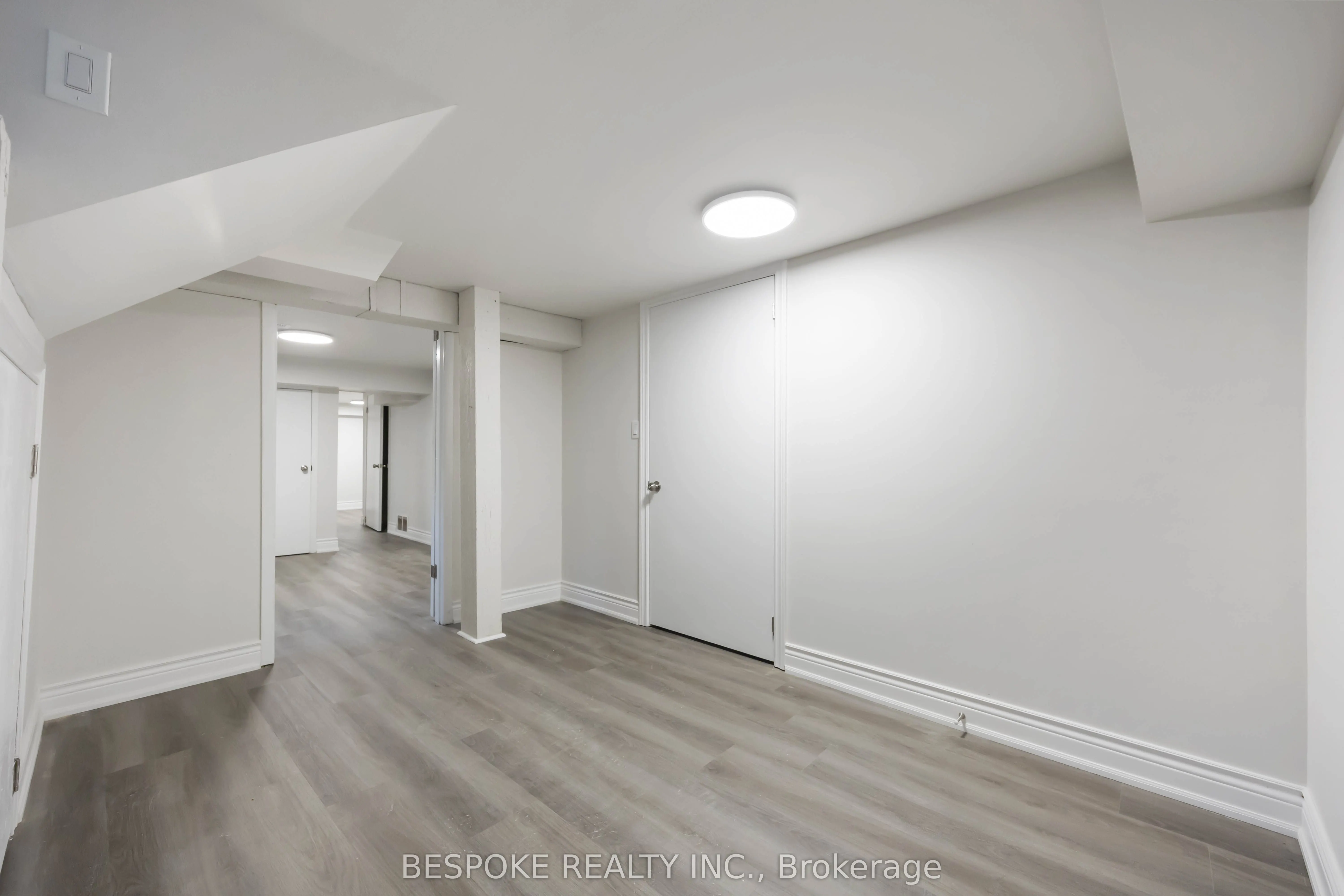 28 Grandview Street N
