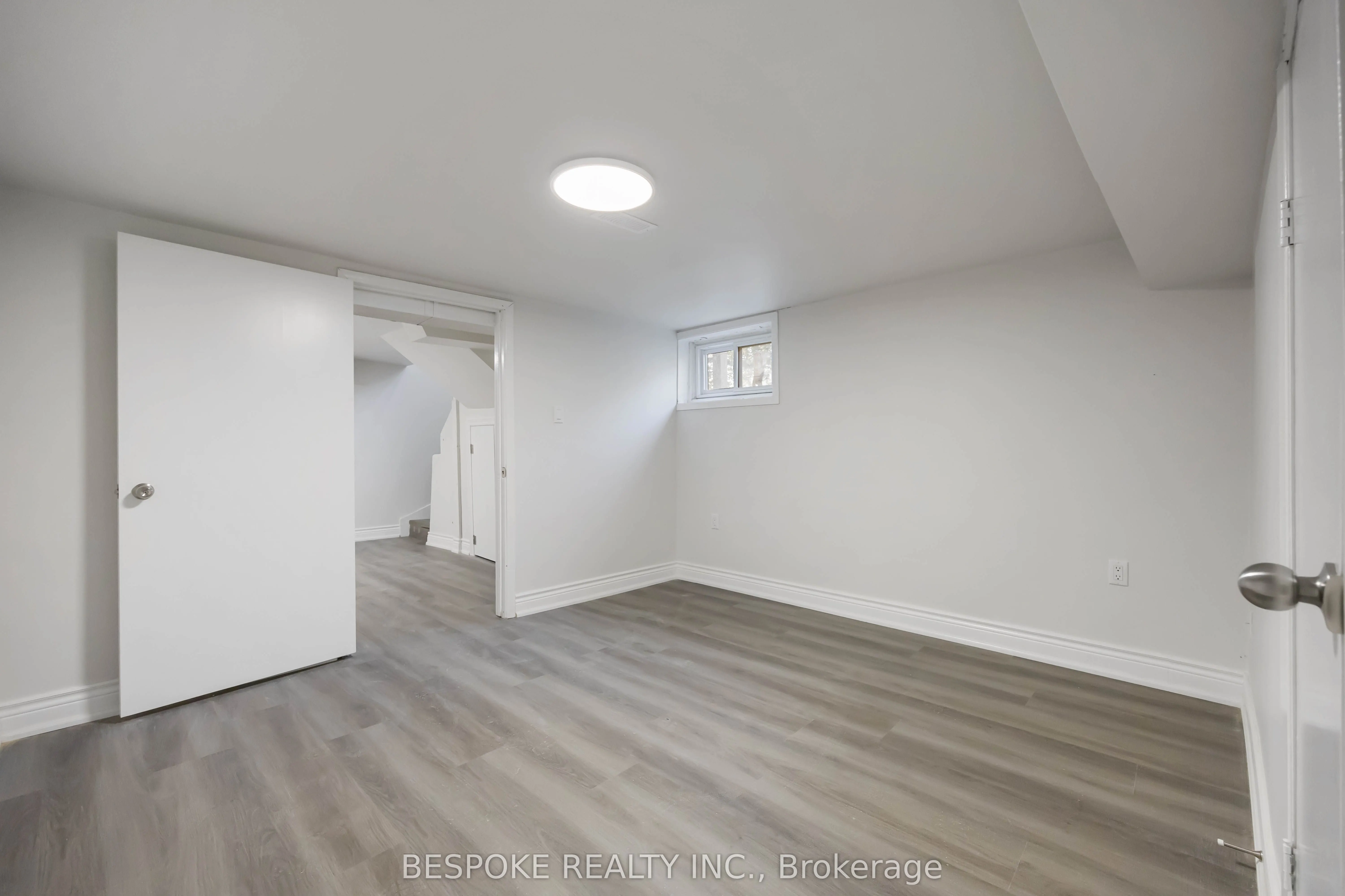 28 Grandview Street N