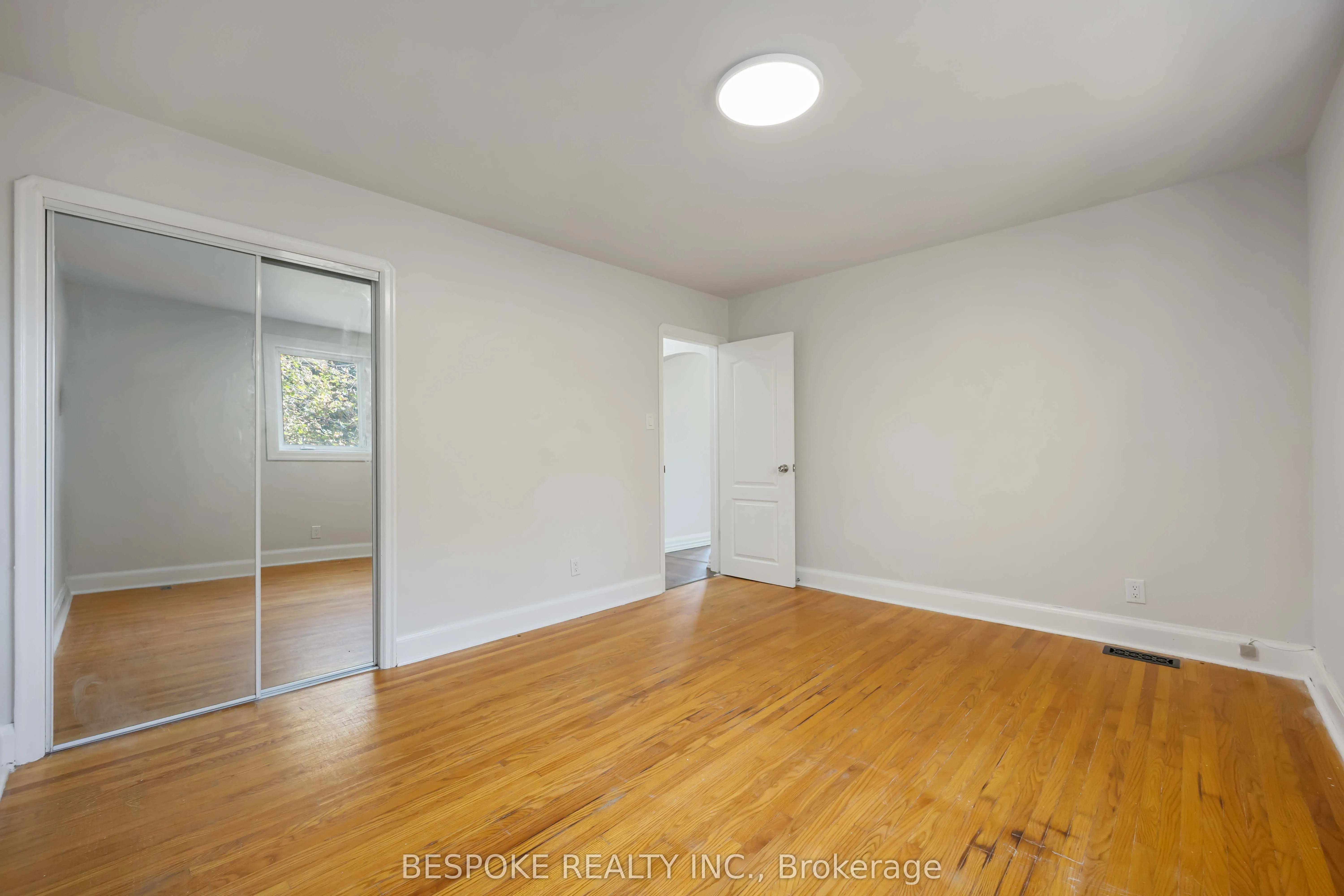 28 Grandview Street N