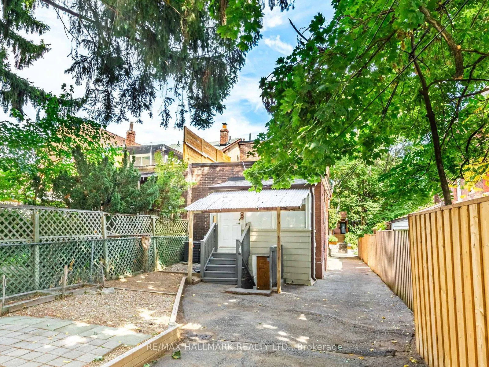 8 Redwood Avenue, #Lower