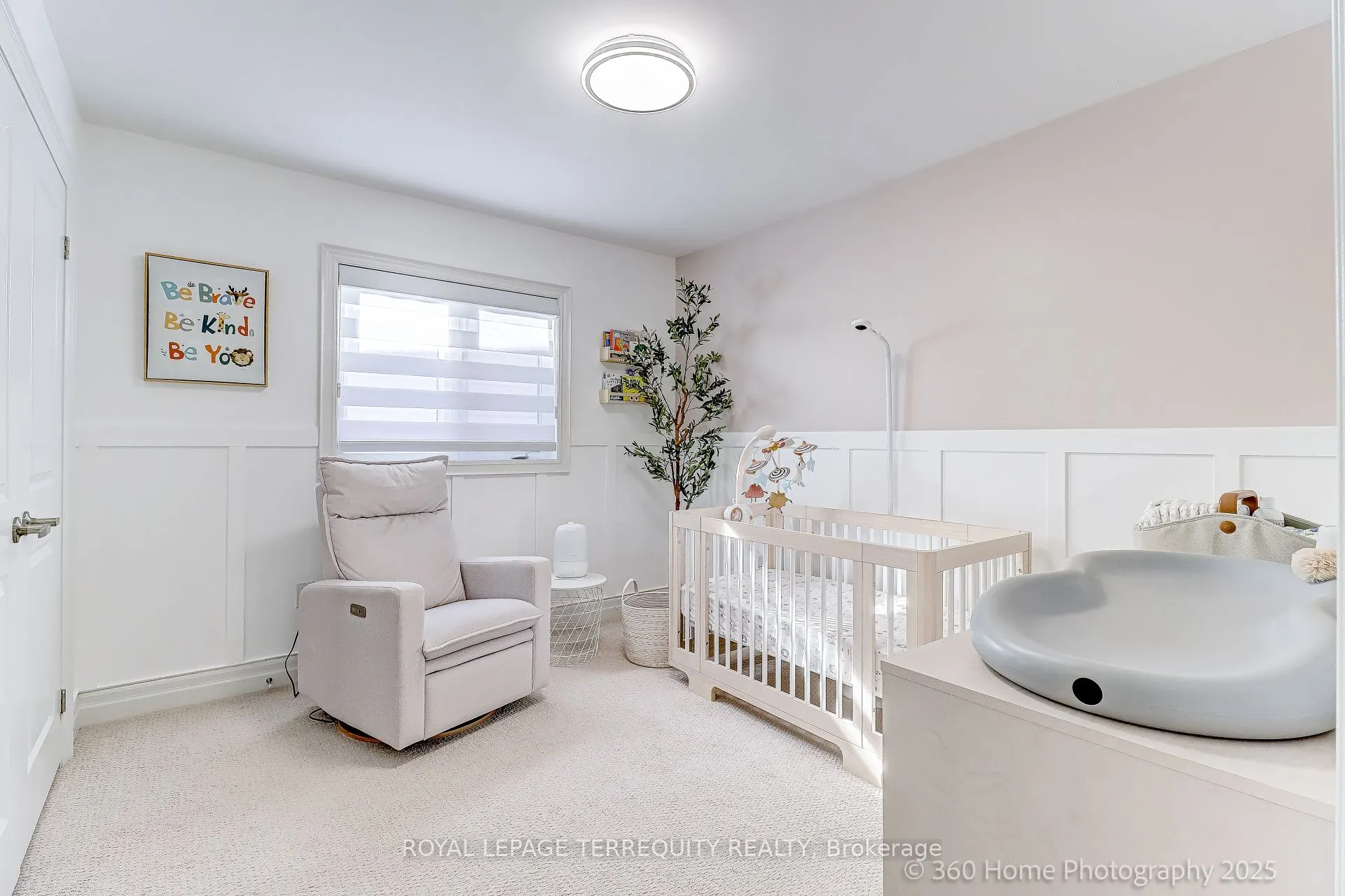 18 Northglen Boulevard