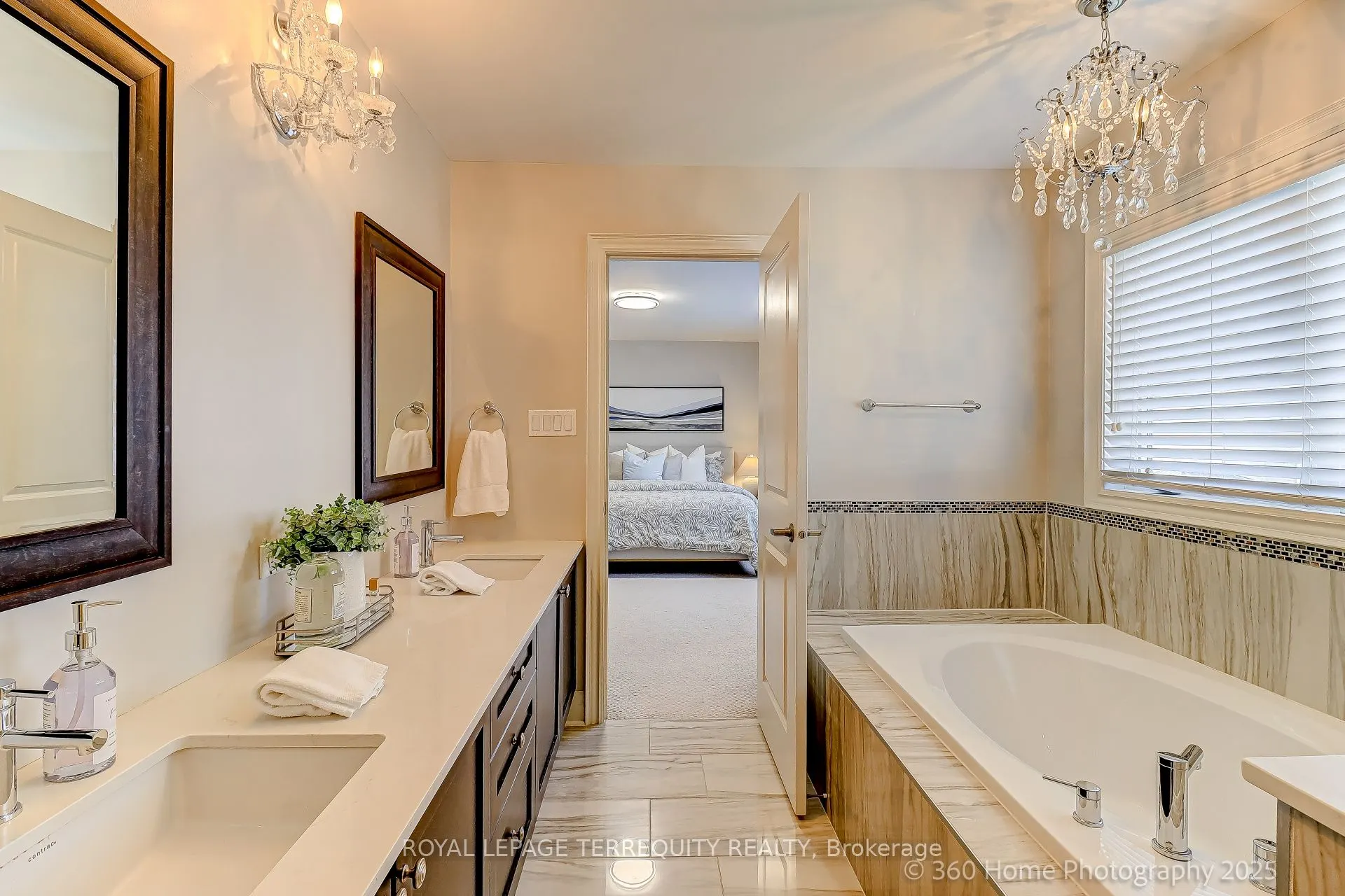 18 Northglen Boulevard