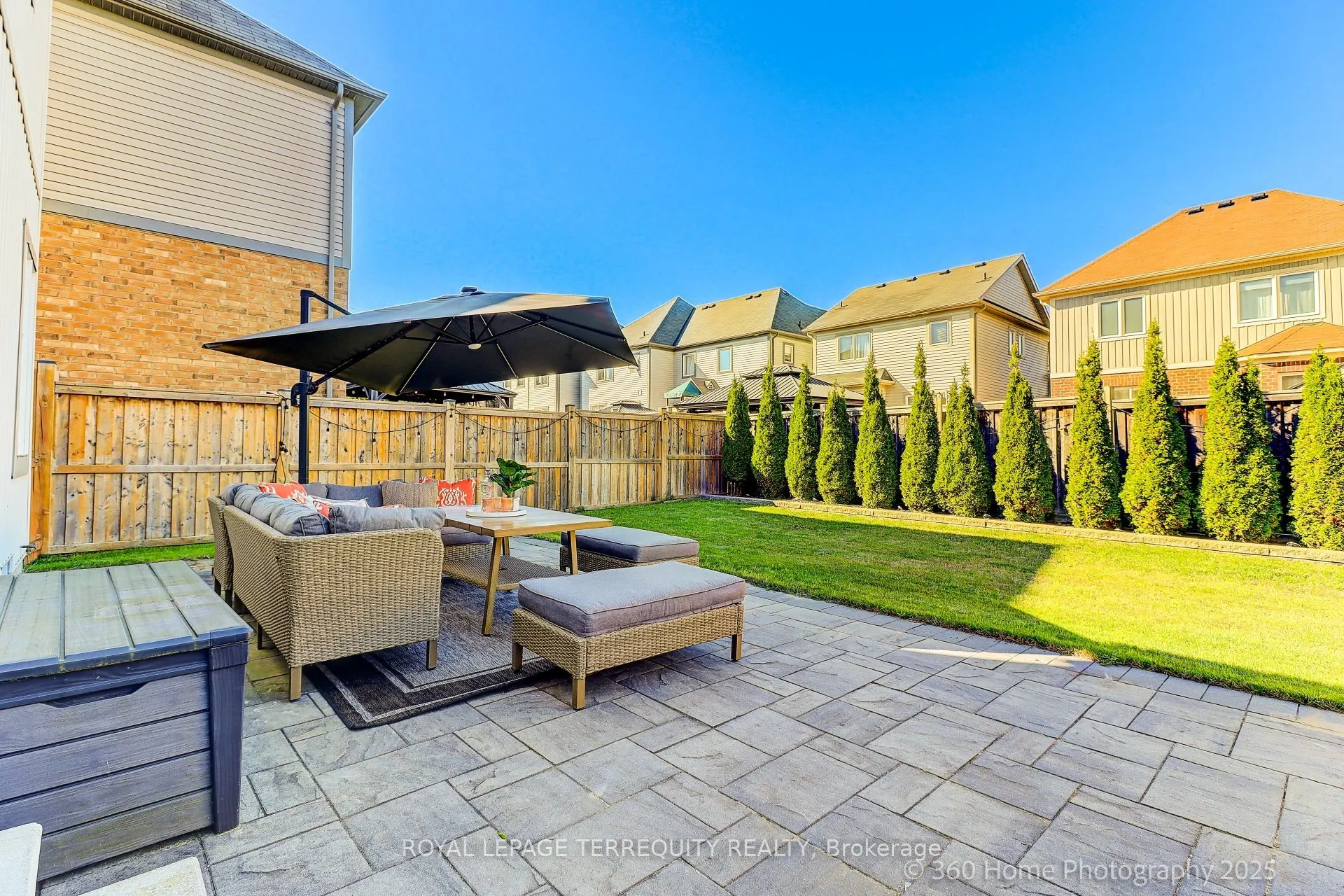 18 Northglen Boulevard