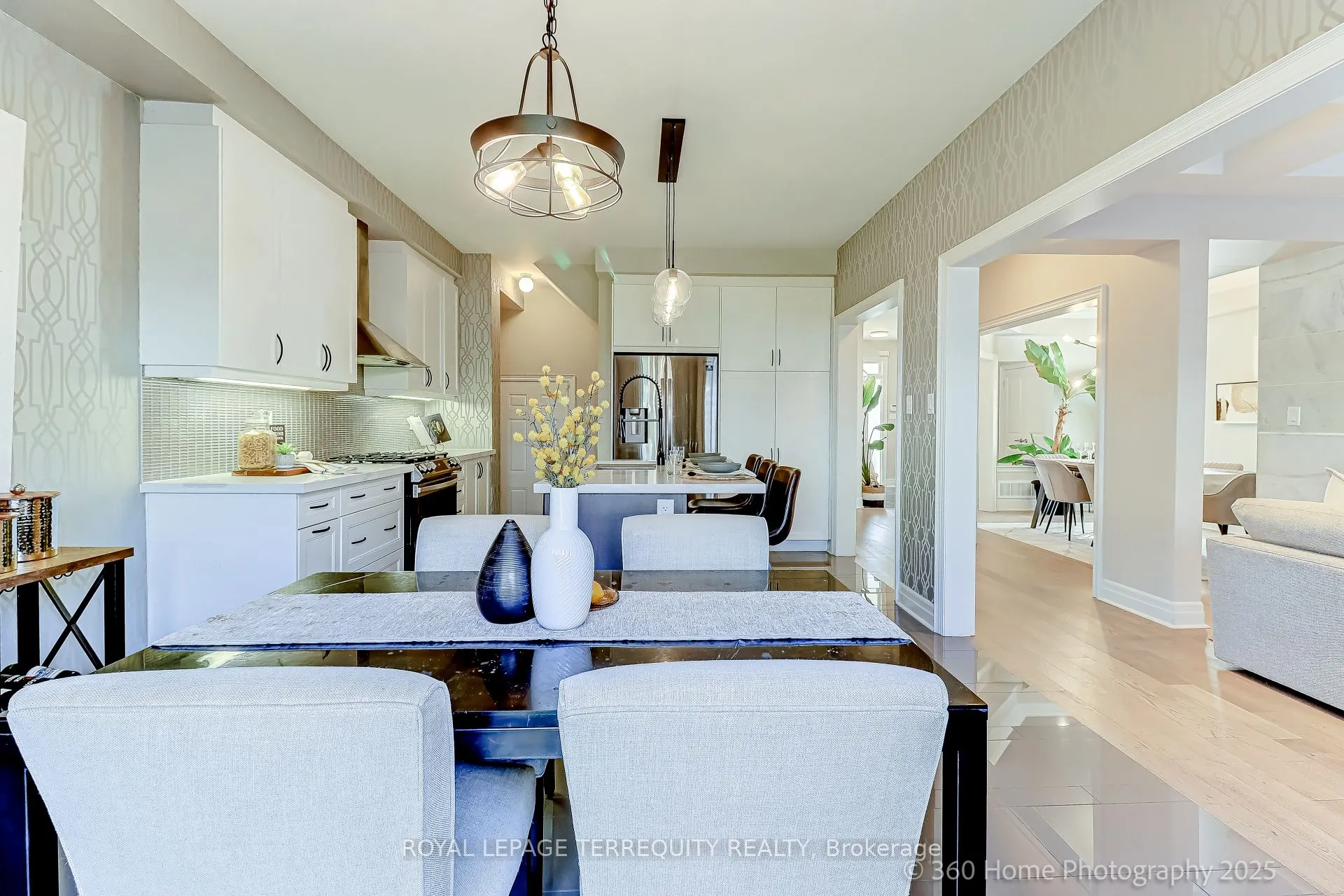 18 Northglen Boulevard