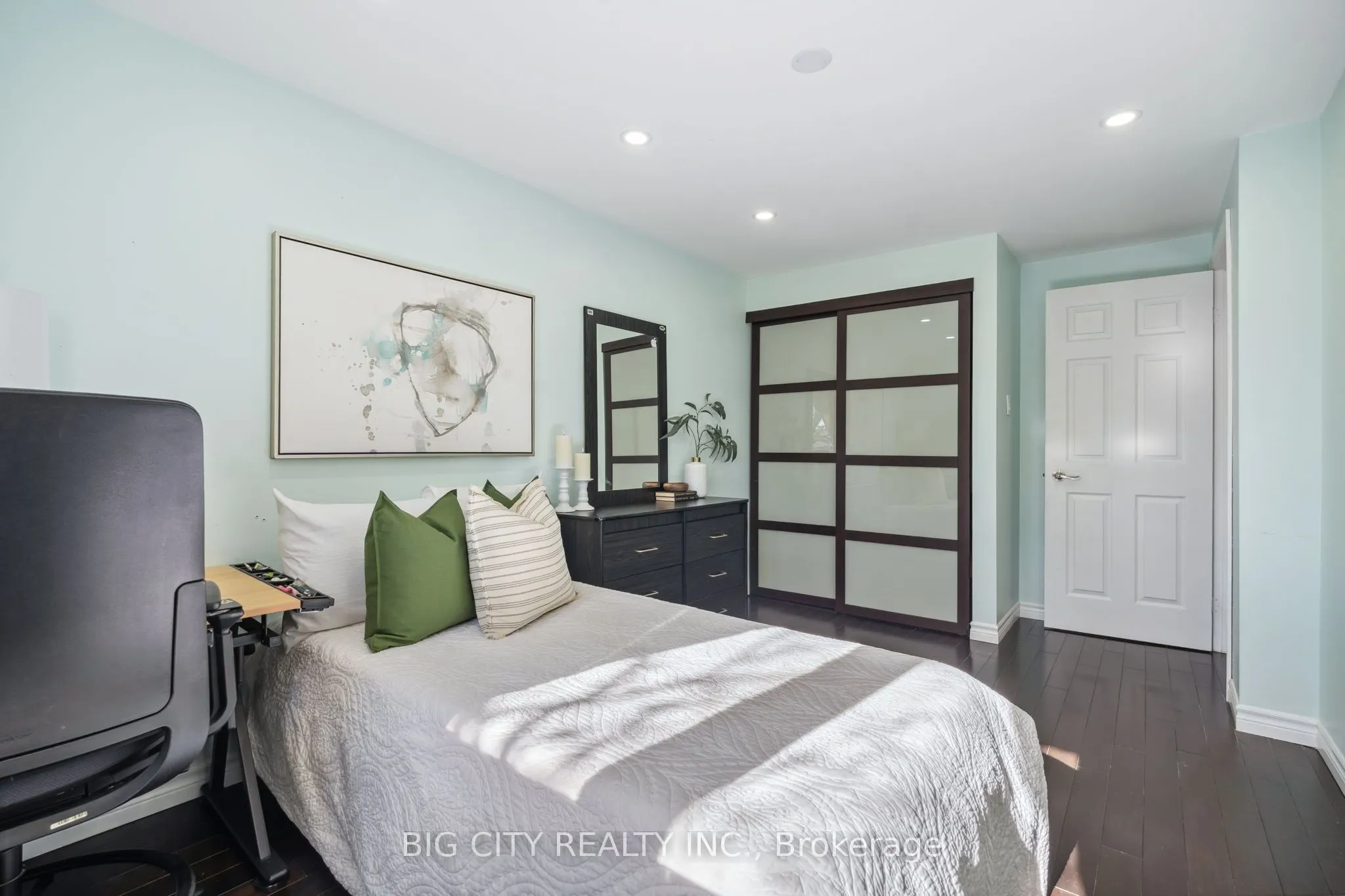 321 Trudelle Street, #21