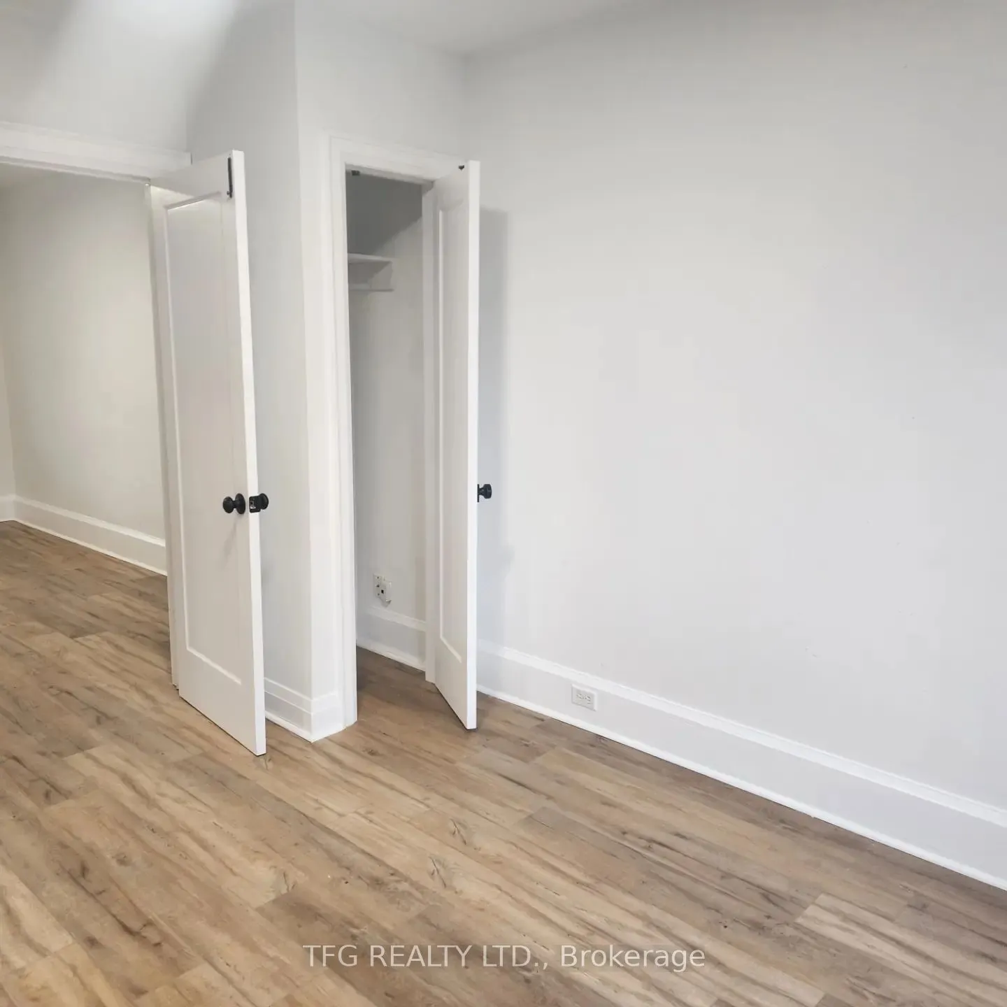 160 Adelaide Avenue E, #Main