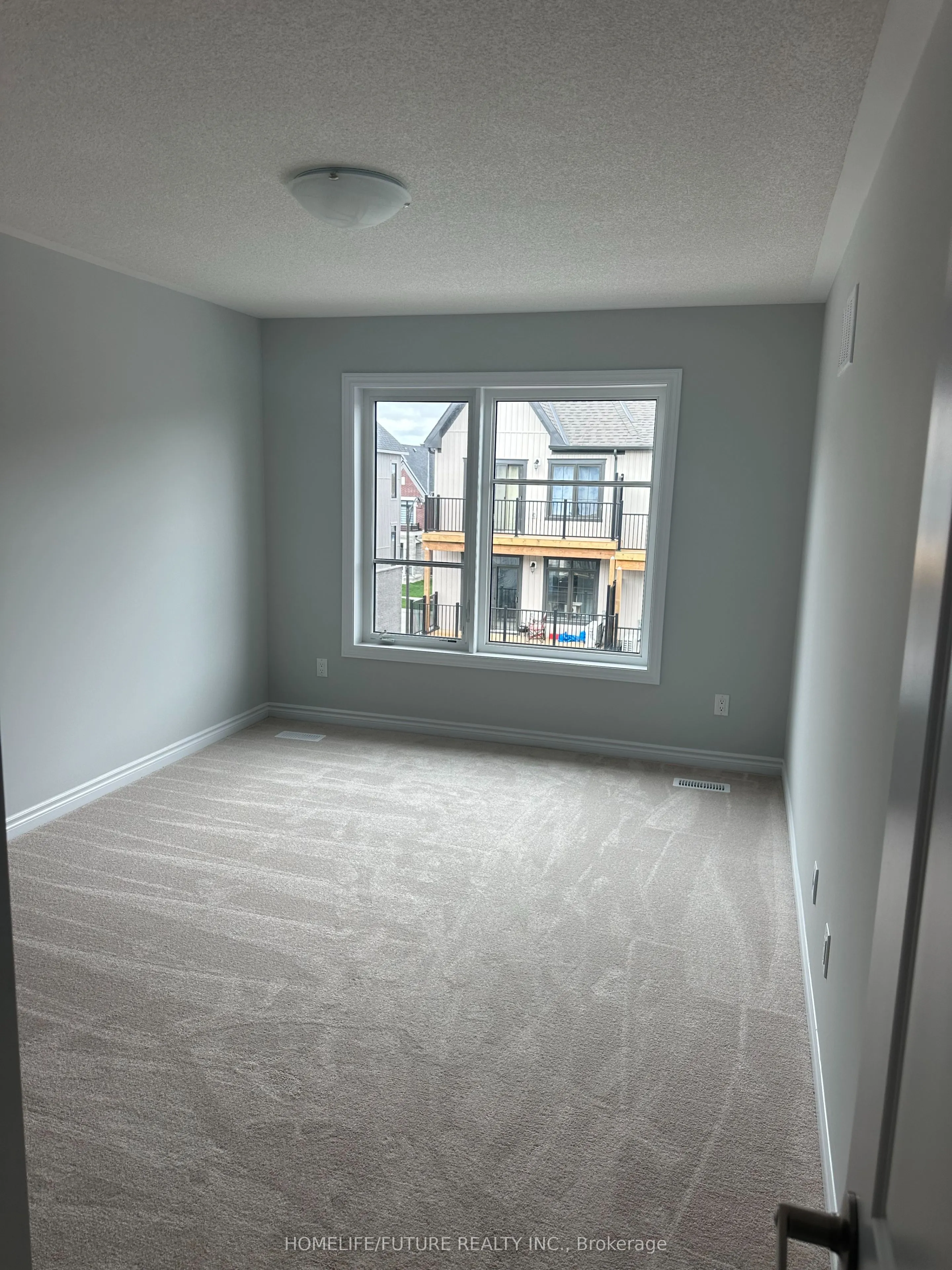 1136 Greentree Path