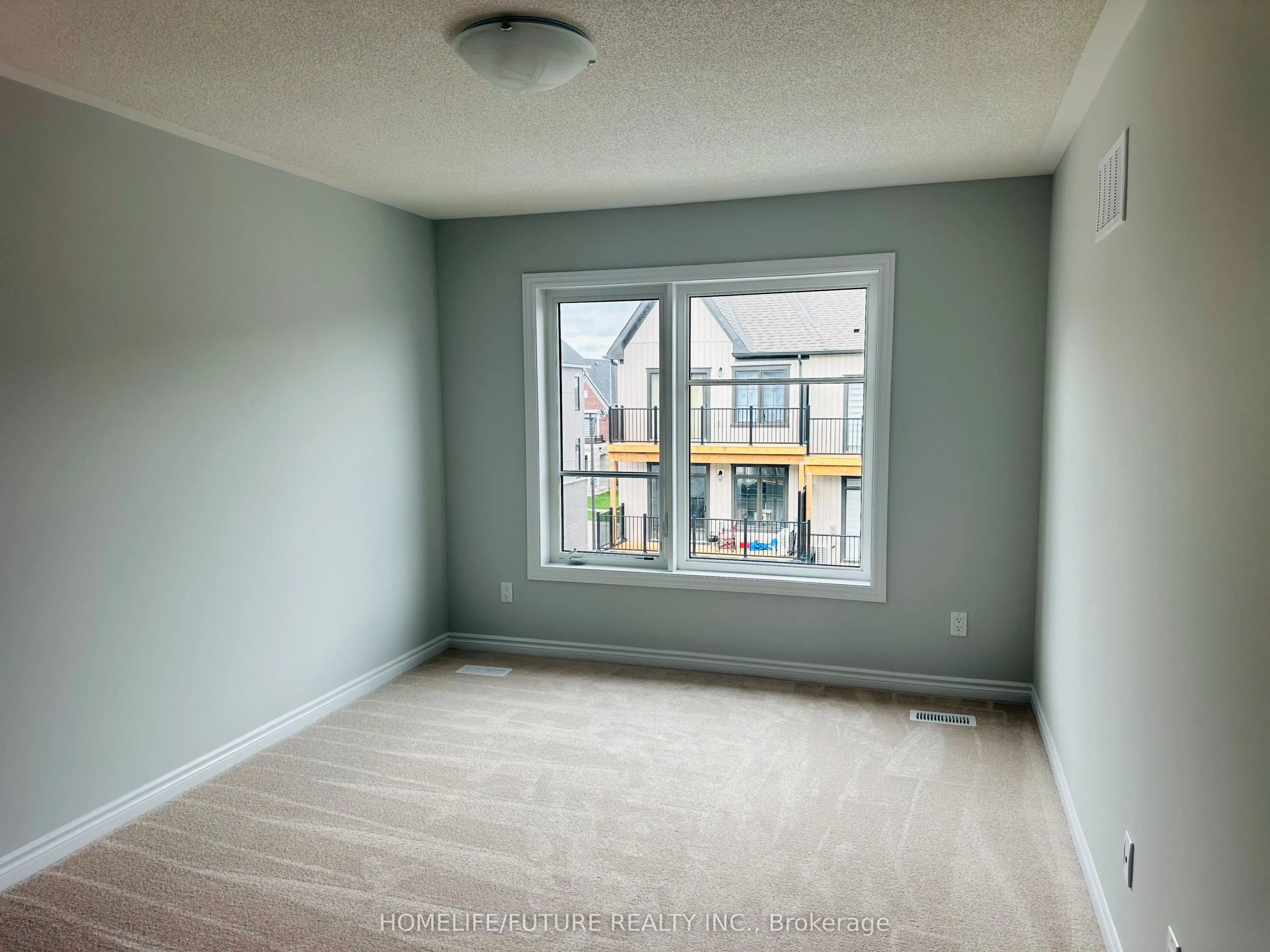 1136 Greentree Path