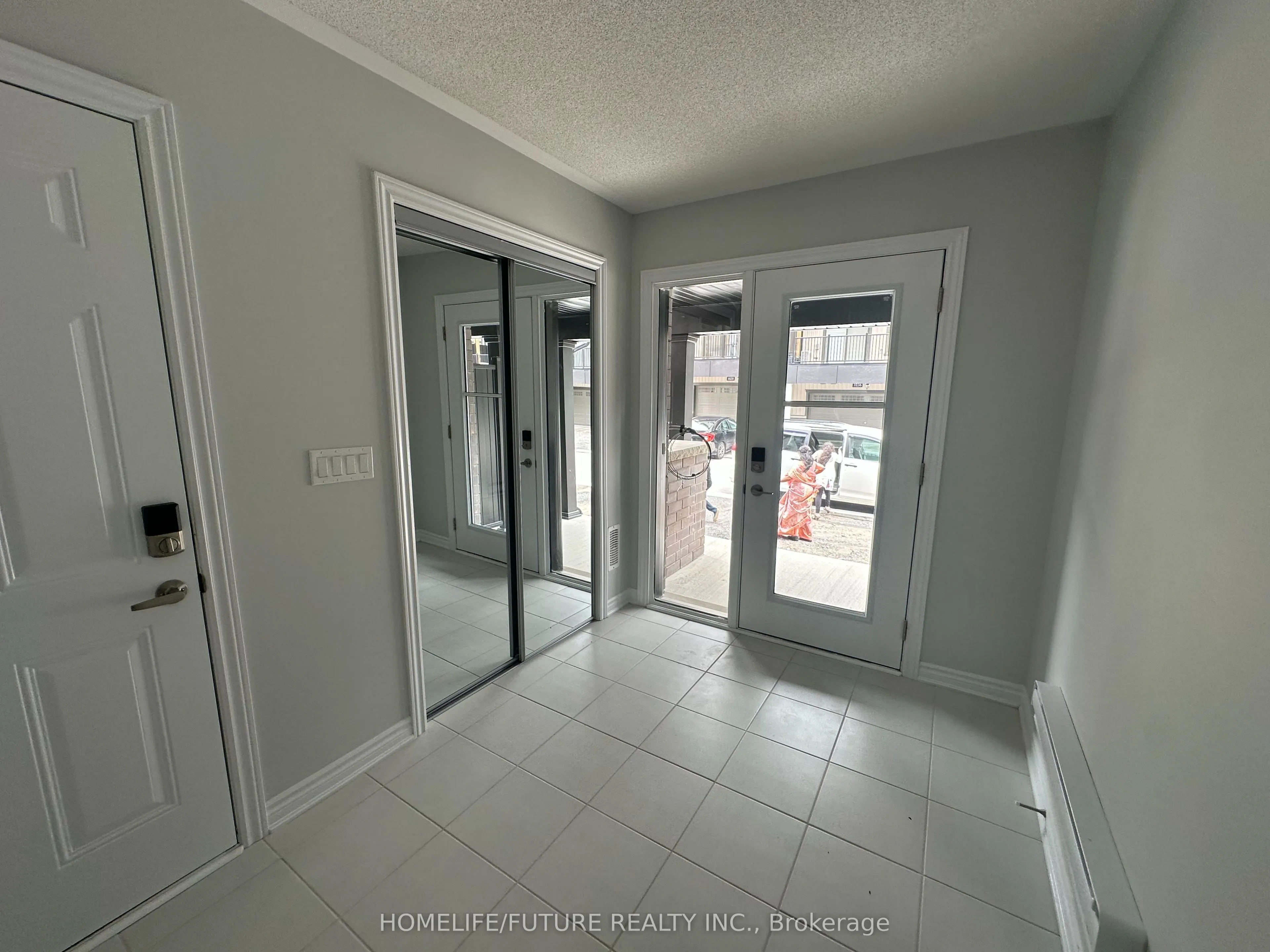 1136 Greentree Path