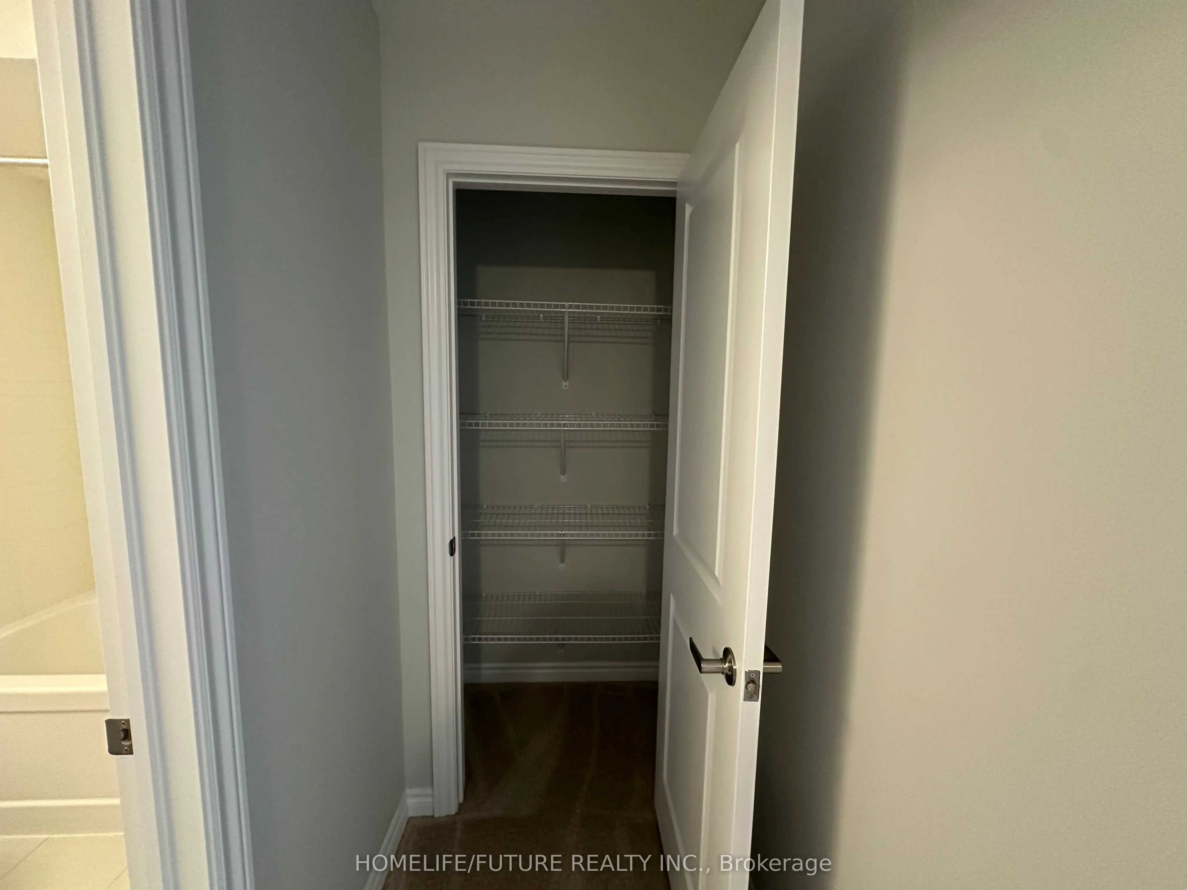 1136 Greentree Path