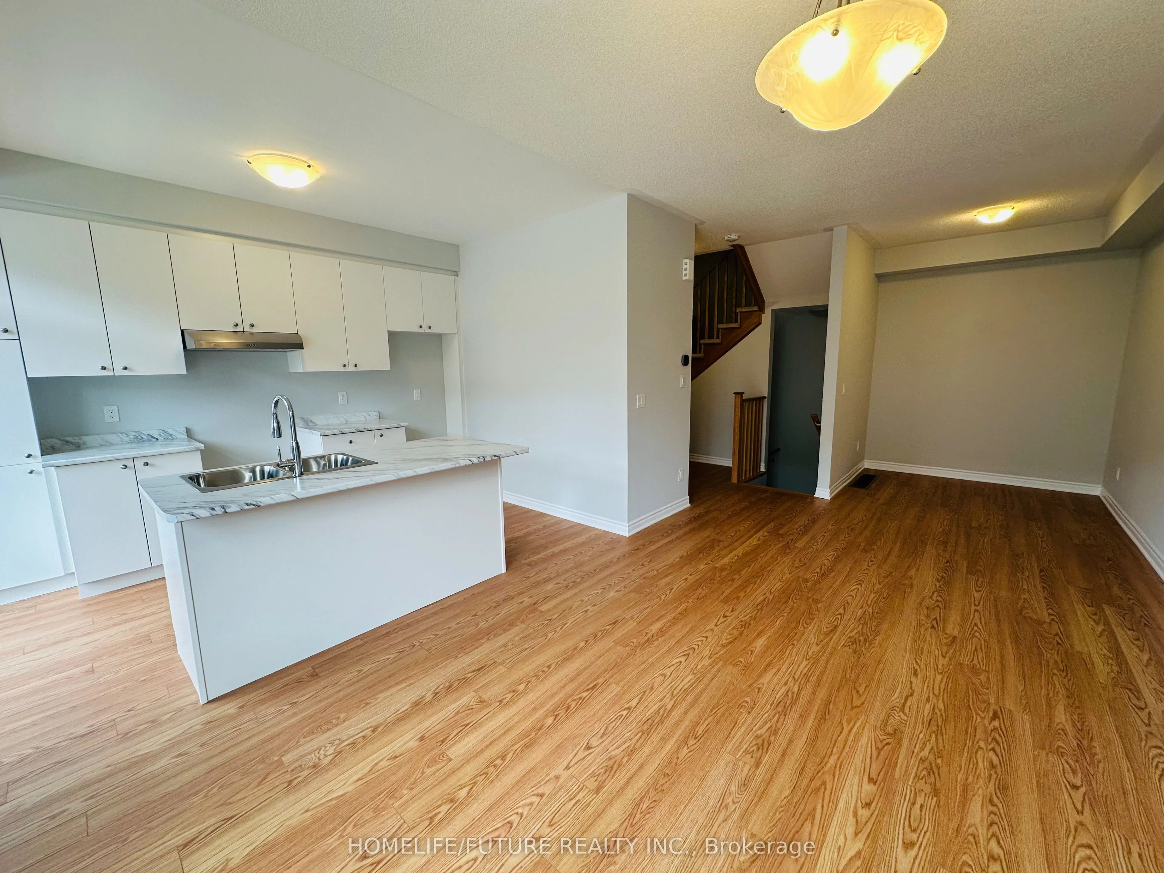 1136 Greentree Path