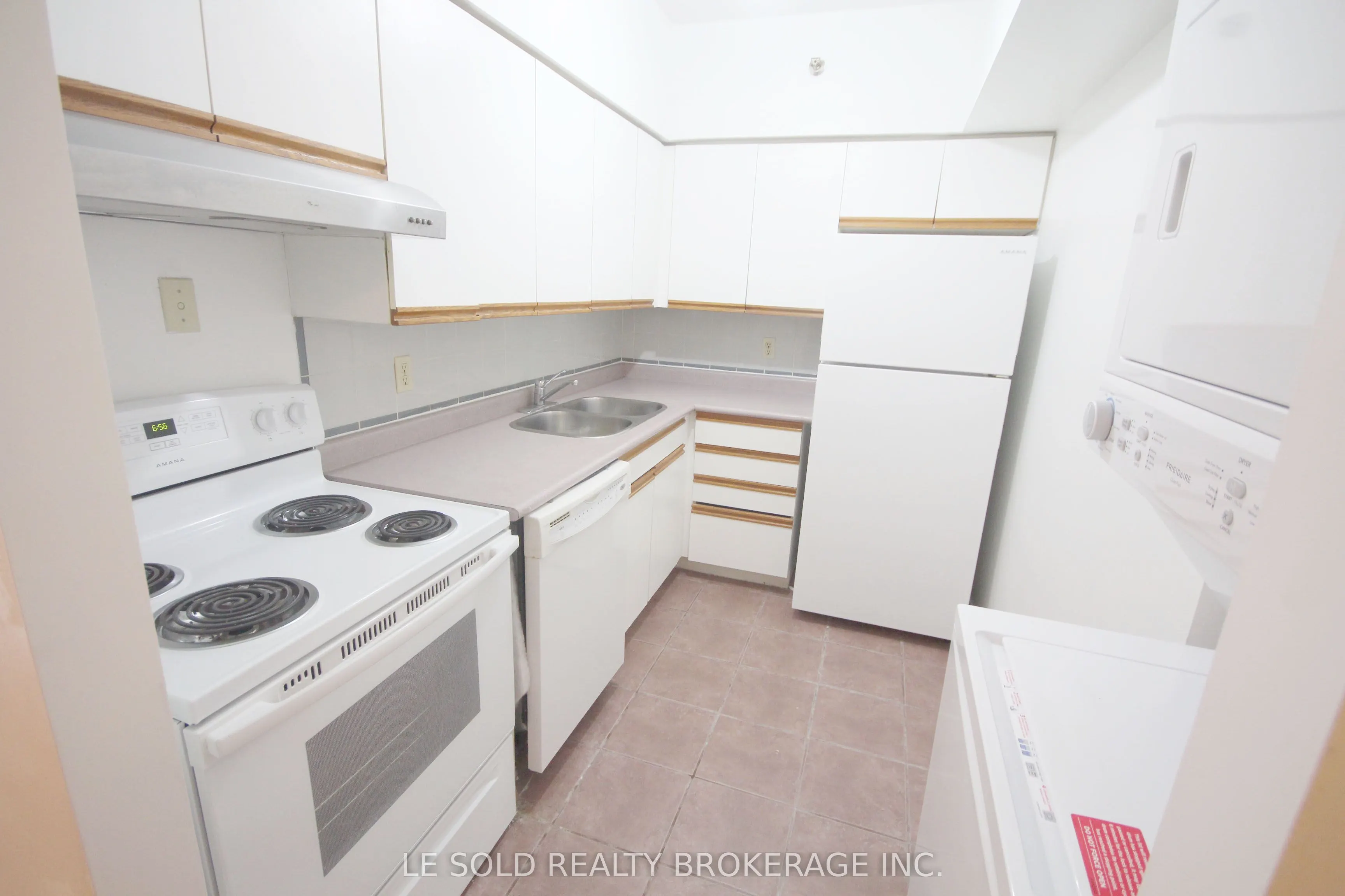 5800 Sheppard Avenue E, #218