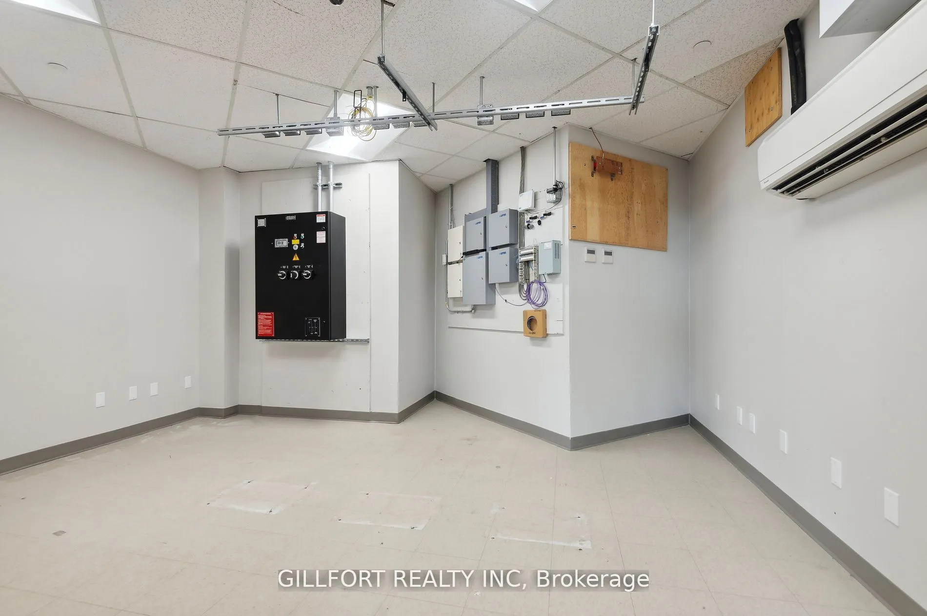 5639 Finch Avenue E, #303