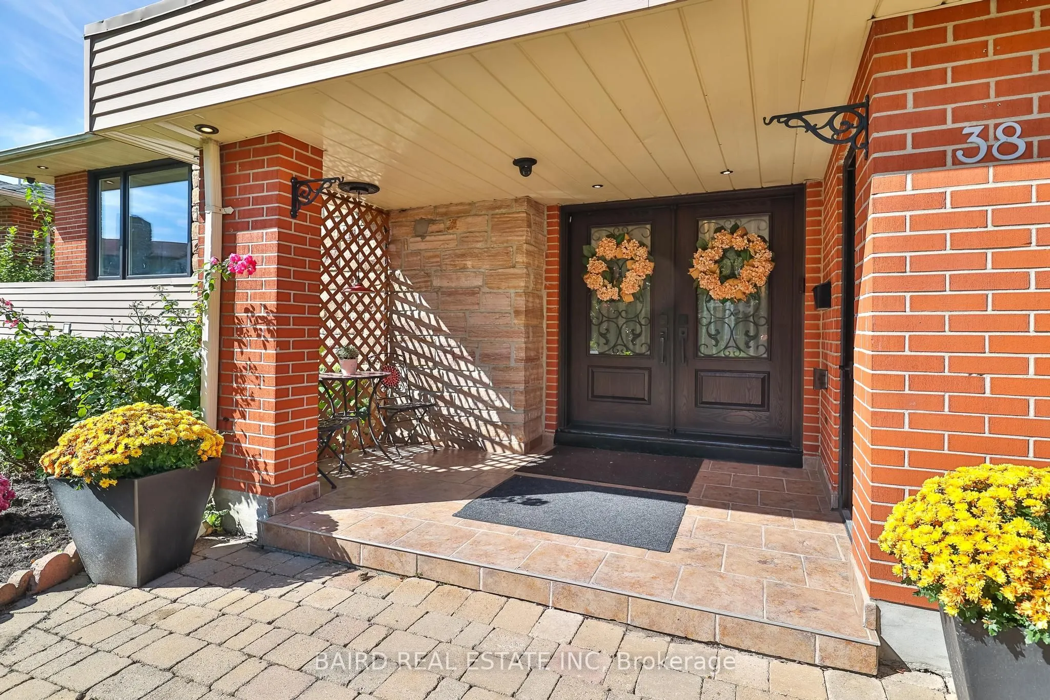 38 Caronridge Crescent