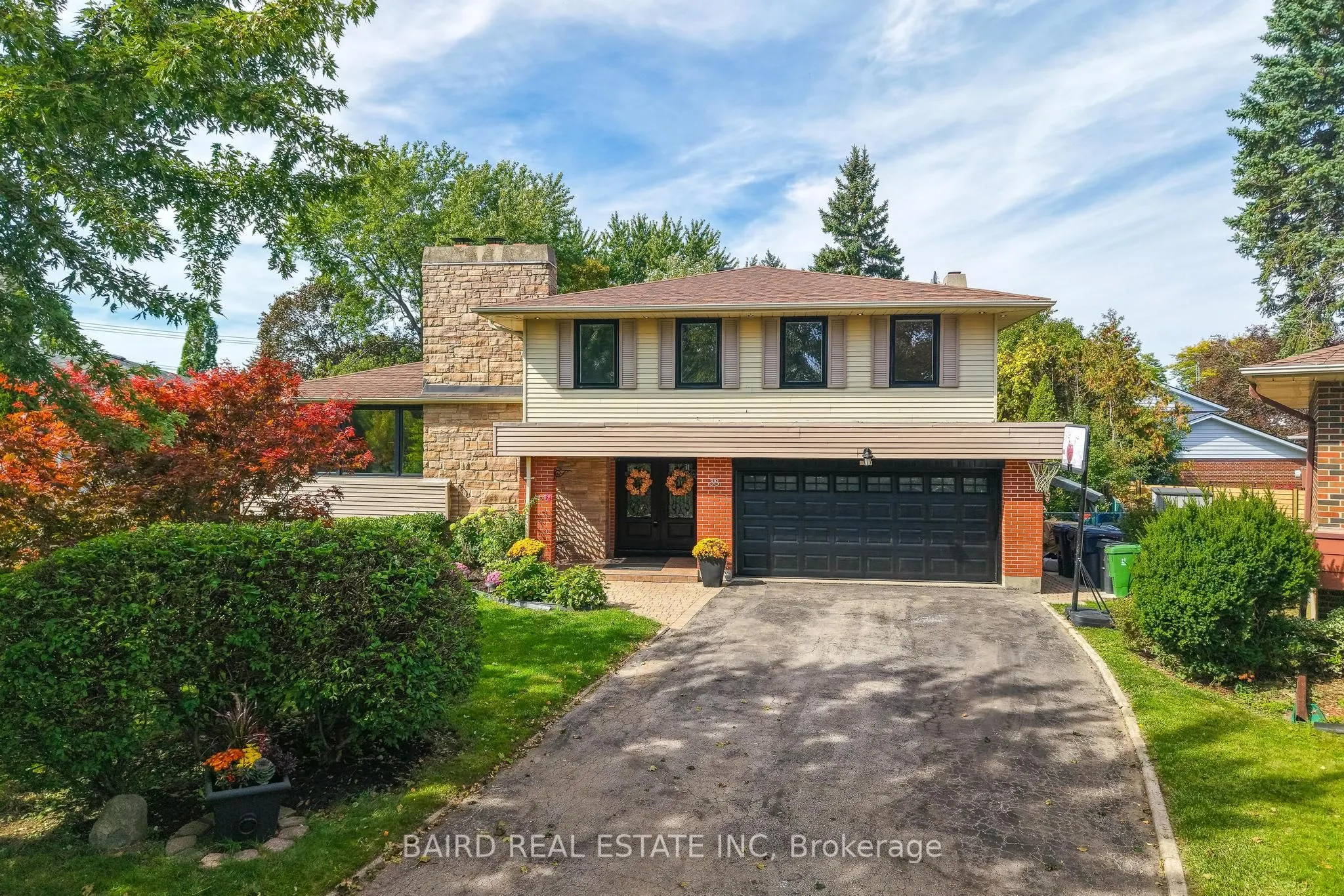 38 Caronridge Crescent