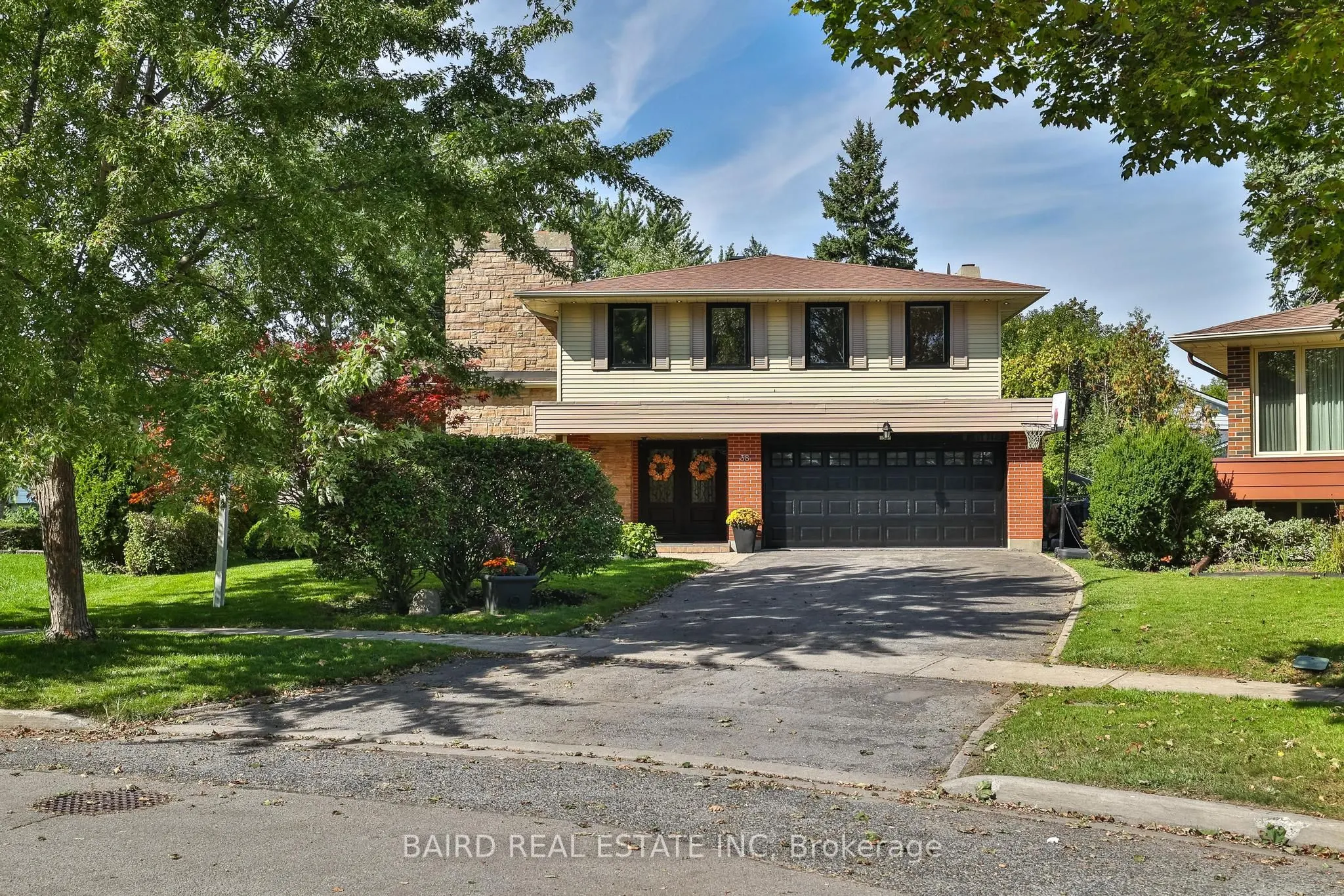 38 Caronridge Crescent