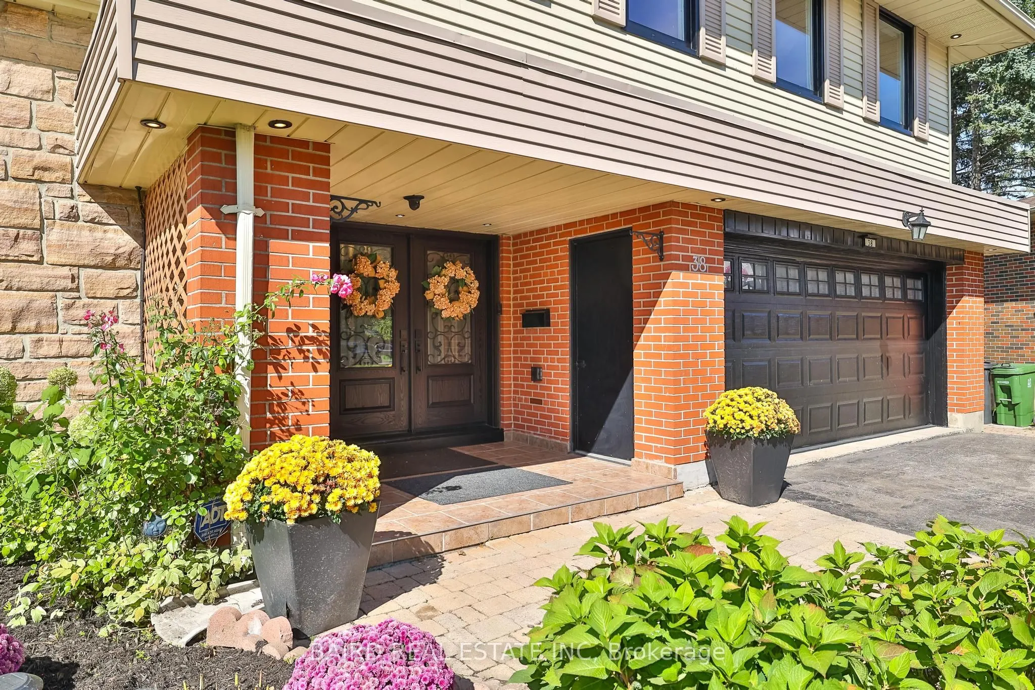 38 Caronridge Crescent