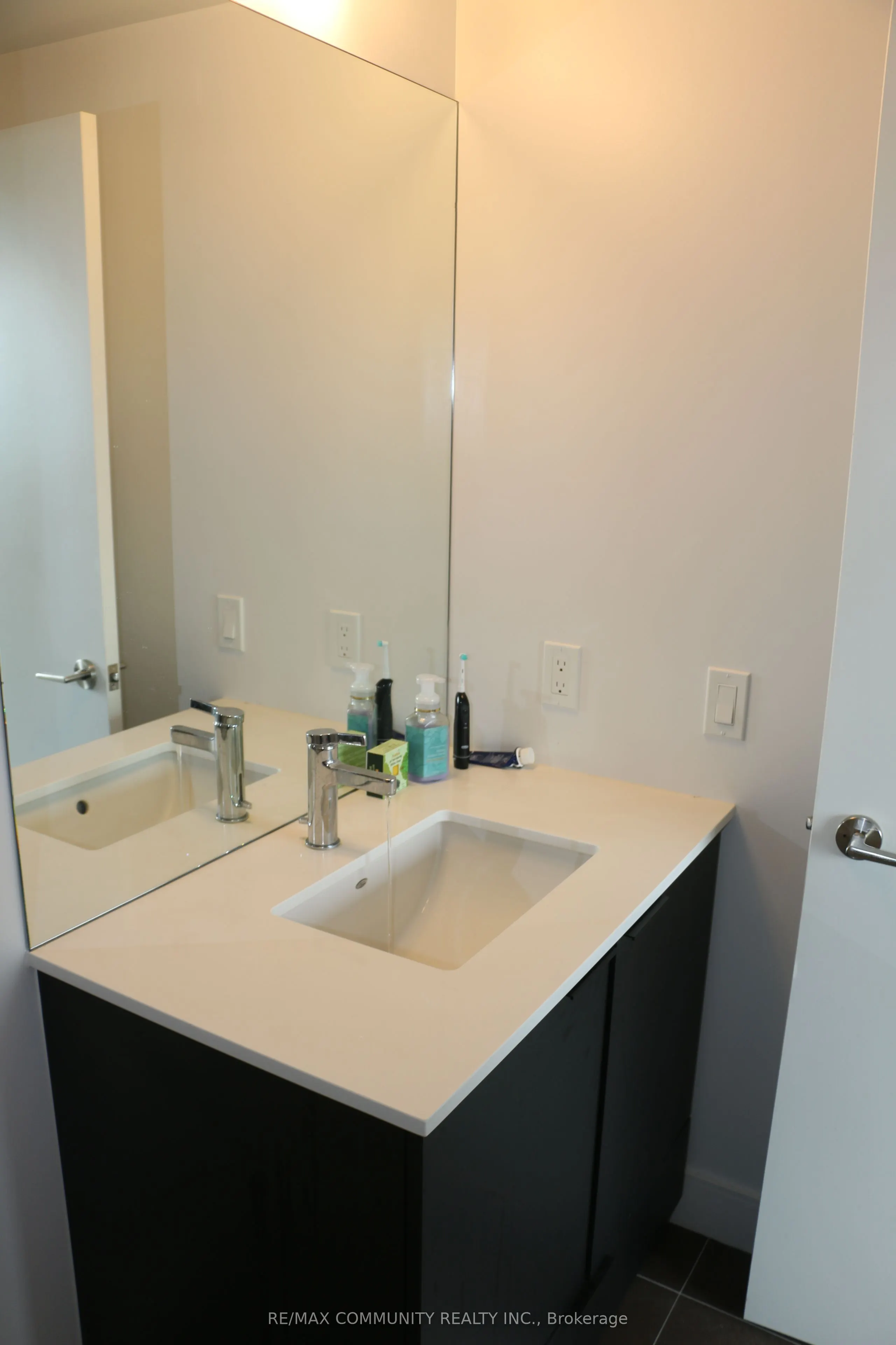 1350 Ellesmere Road, #1111