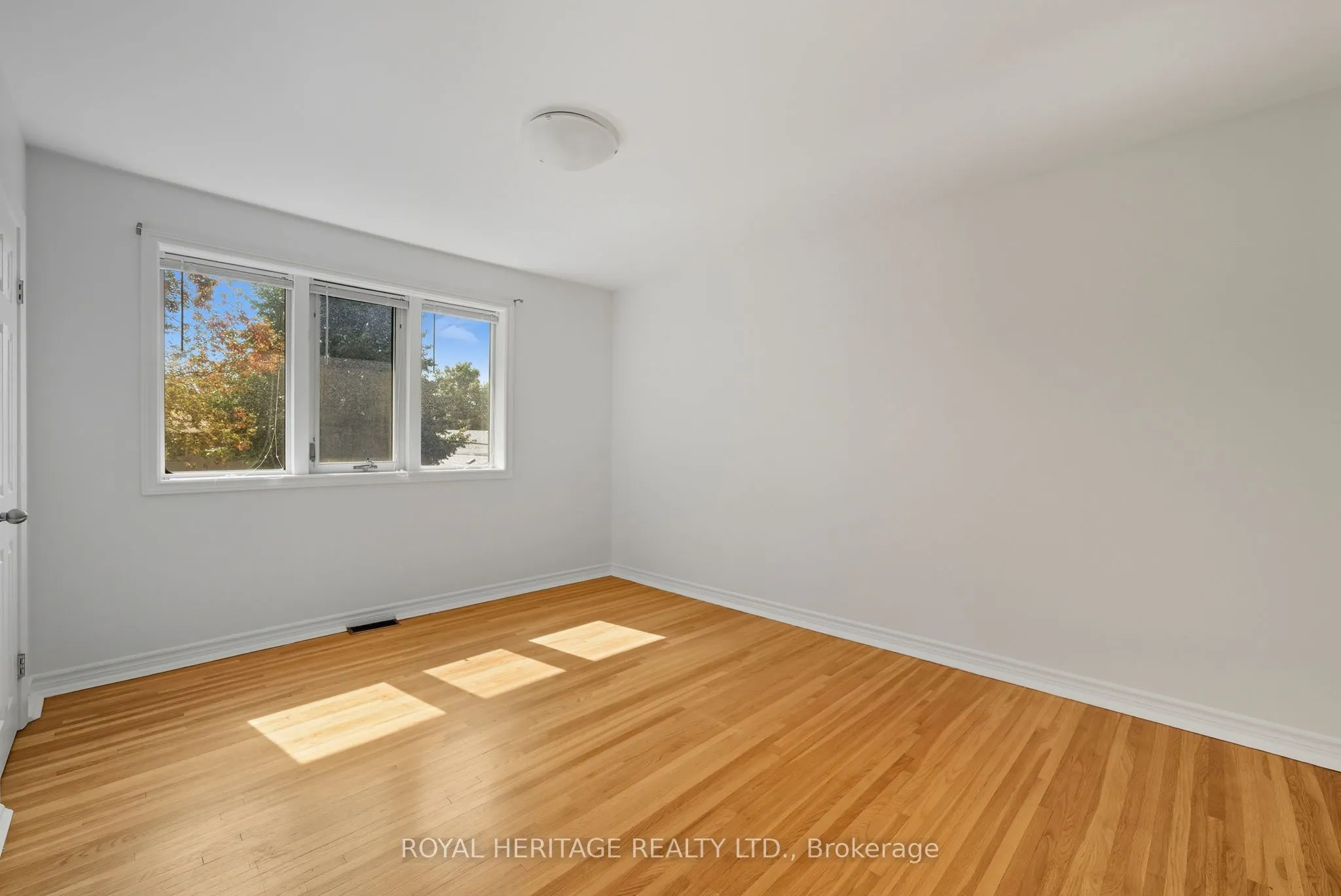 713 Burns Street W, #Main