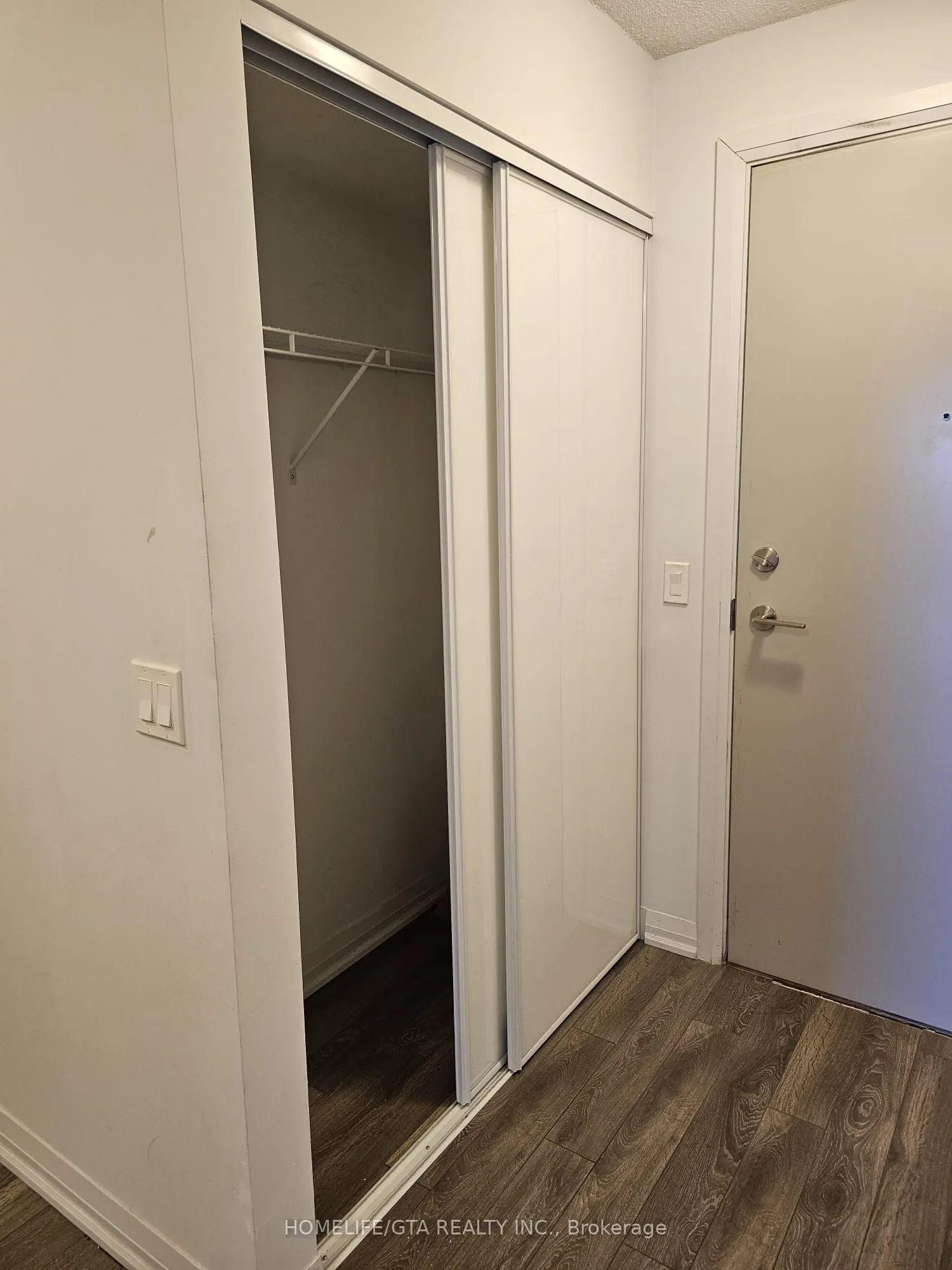 30 Meadowglen Place, #2408