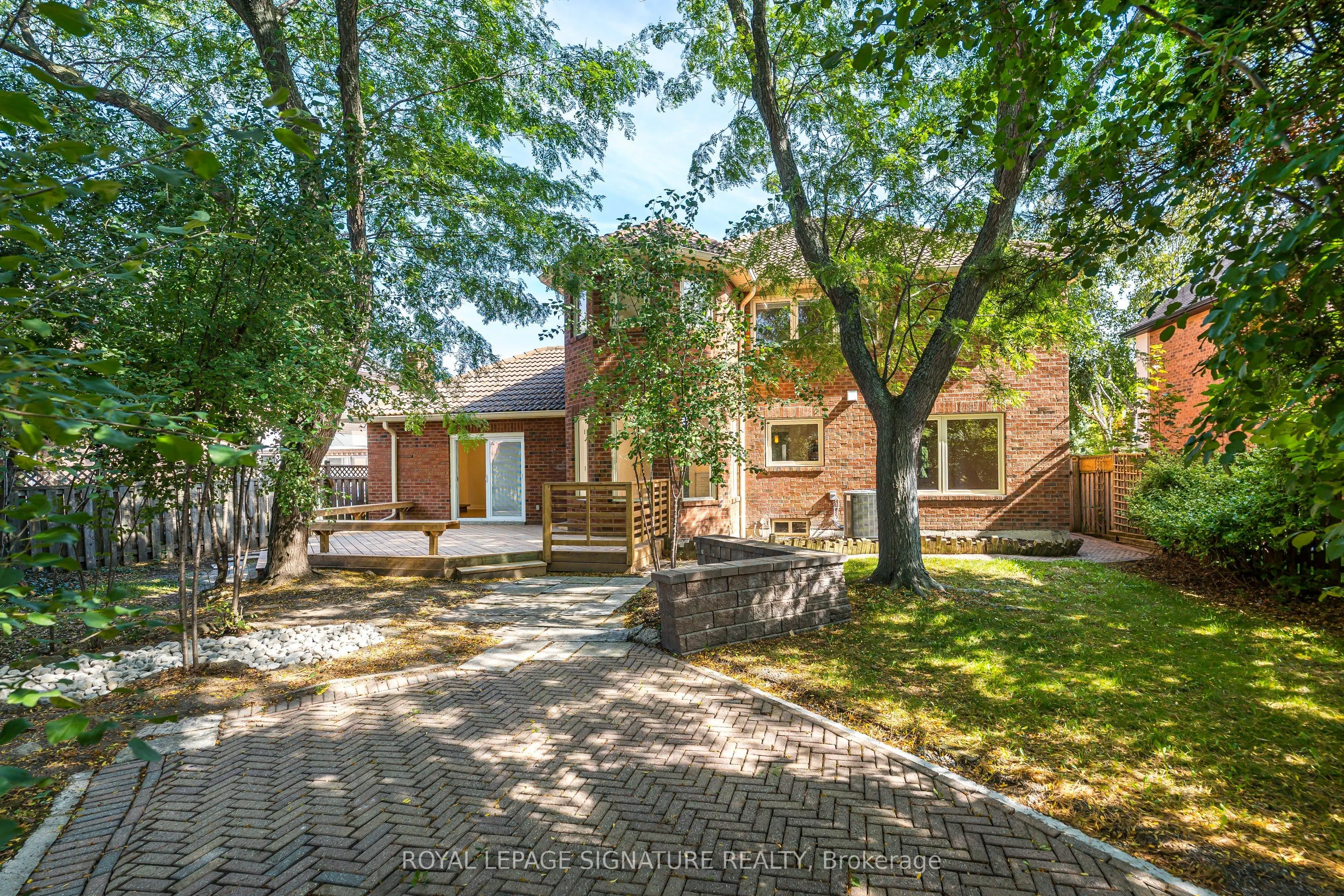 11 Royal Rouge Trail