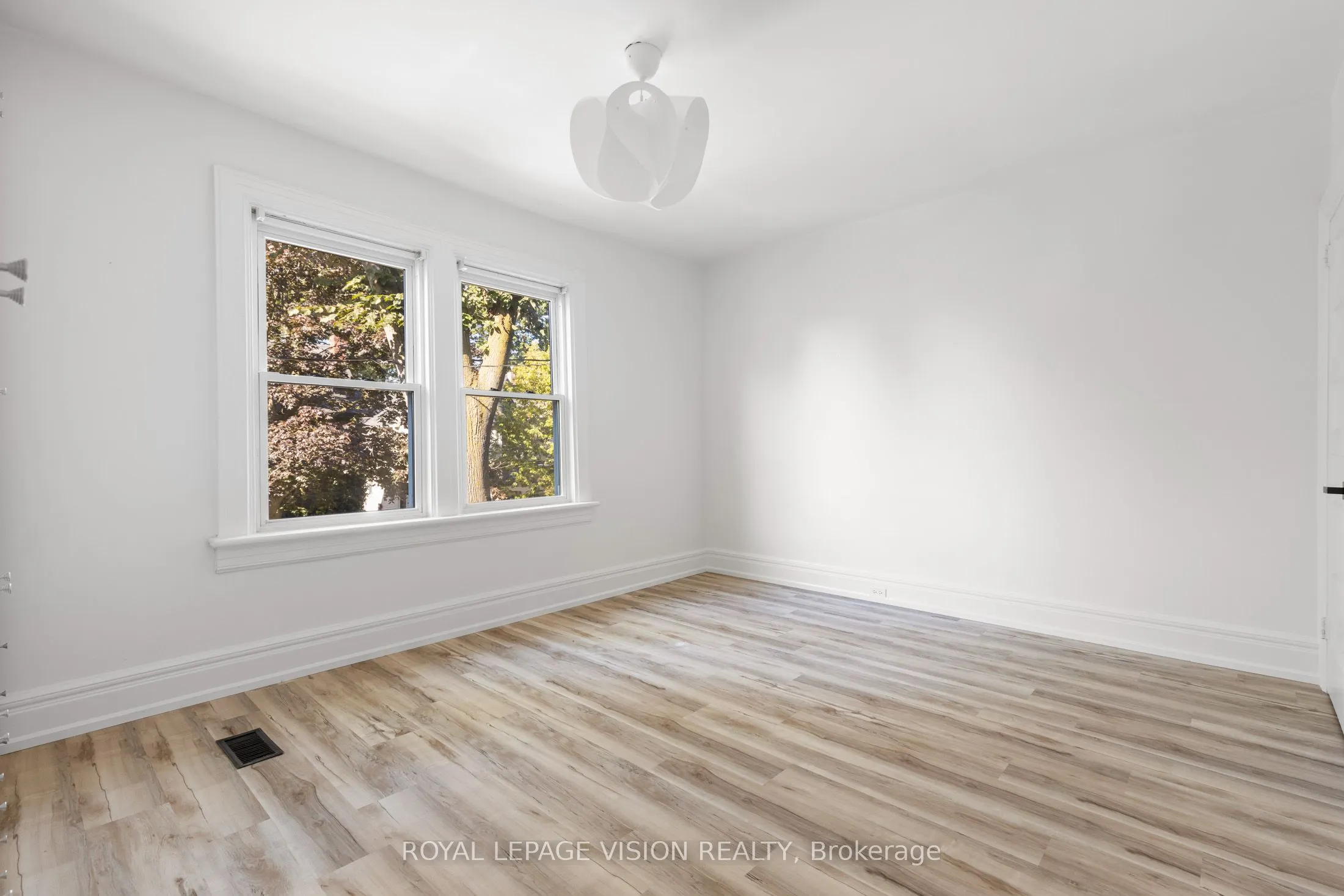 25 Bellefair Avenue