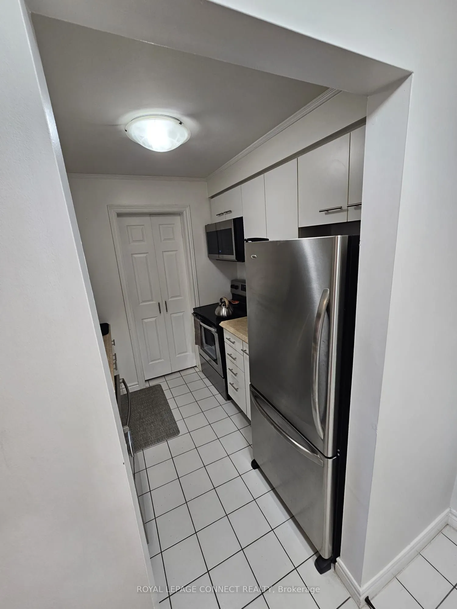 195 Lake Driveway W, #408