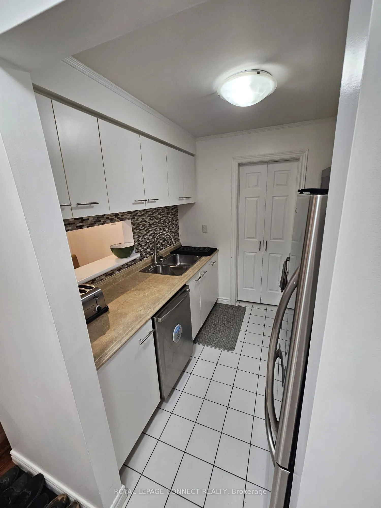 195 Lake Driveway W, #408