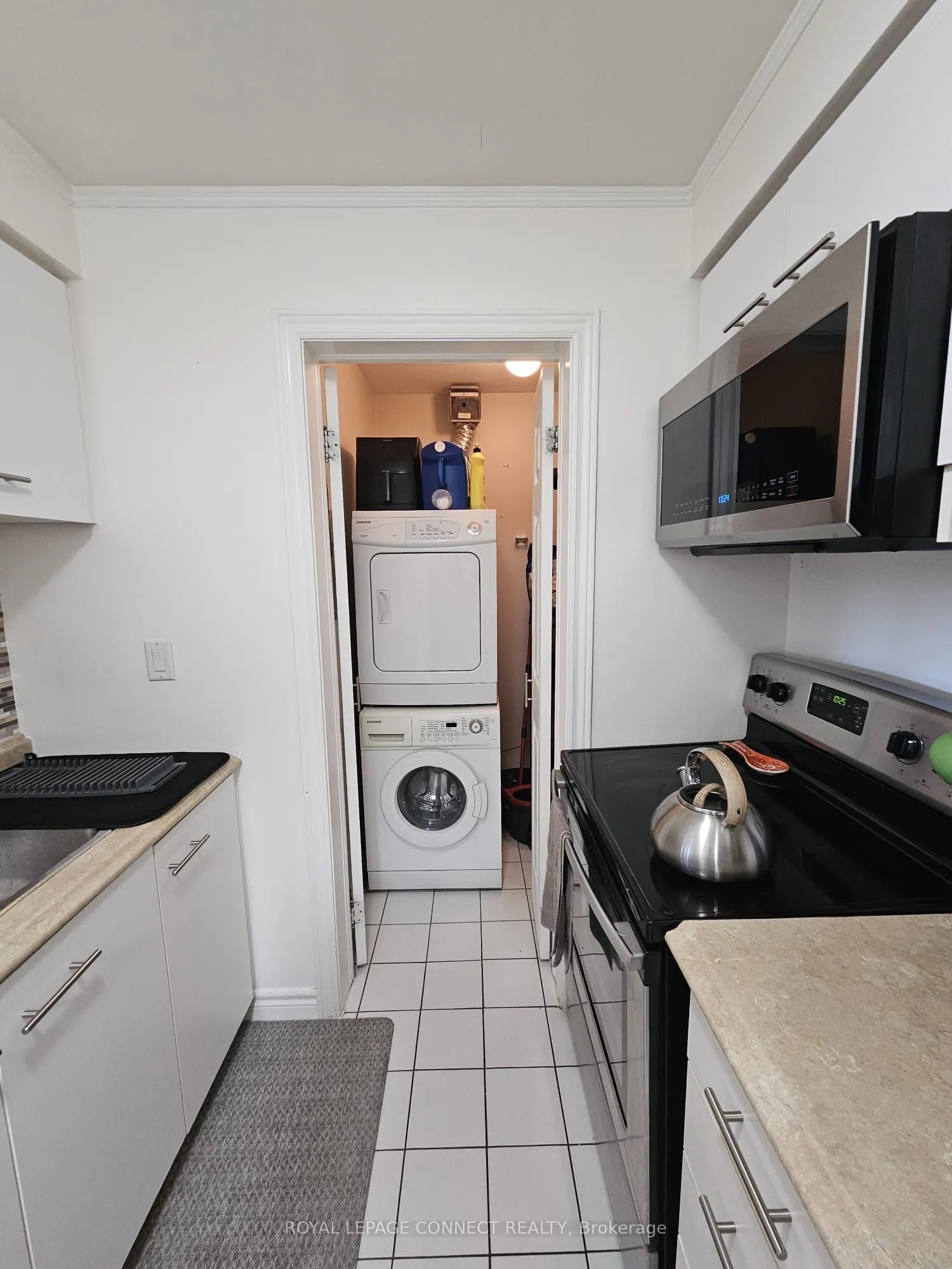 195 Lake Driveway W, #408