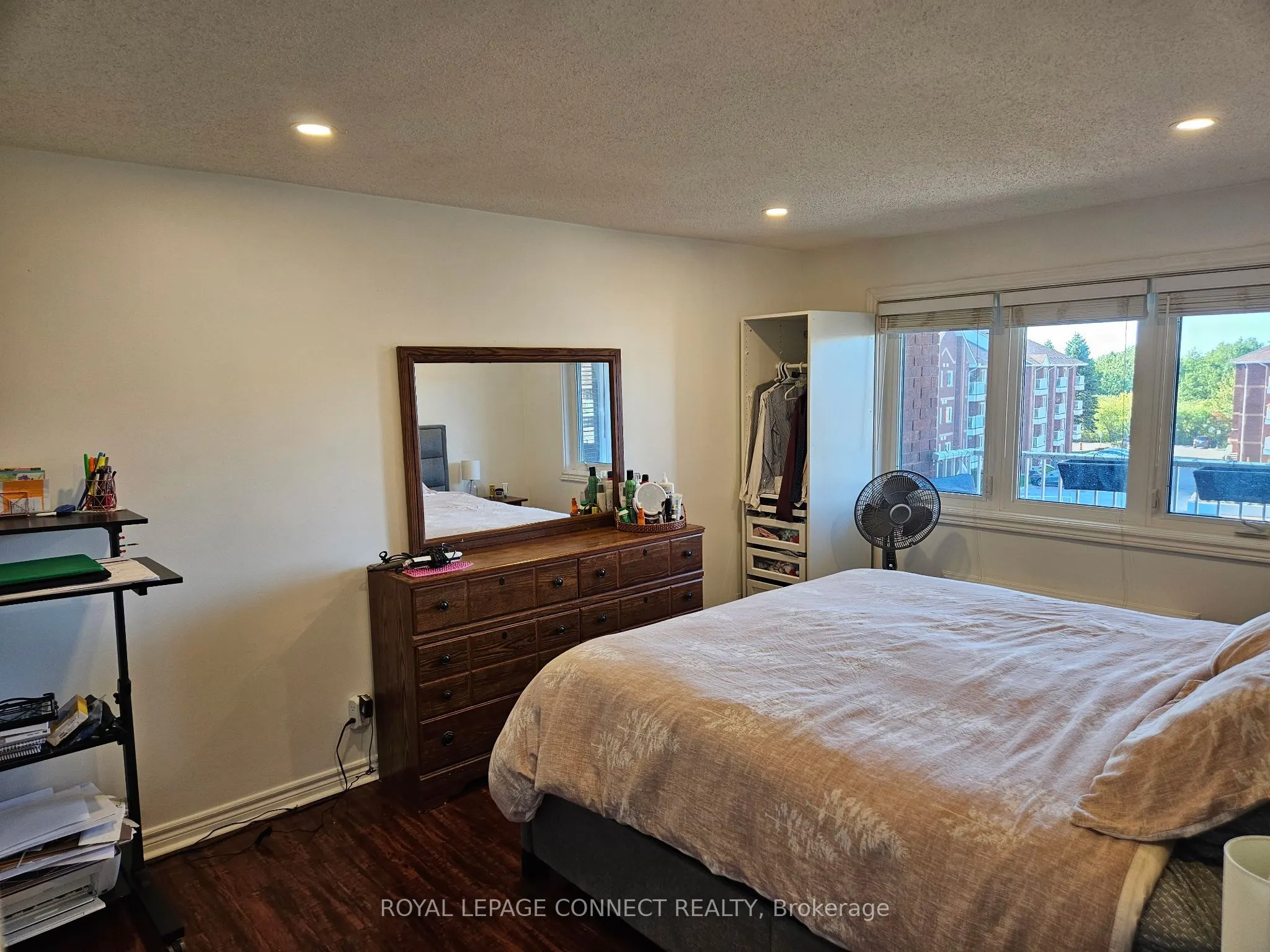 195 Lake Driveway W, #408