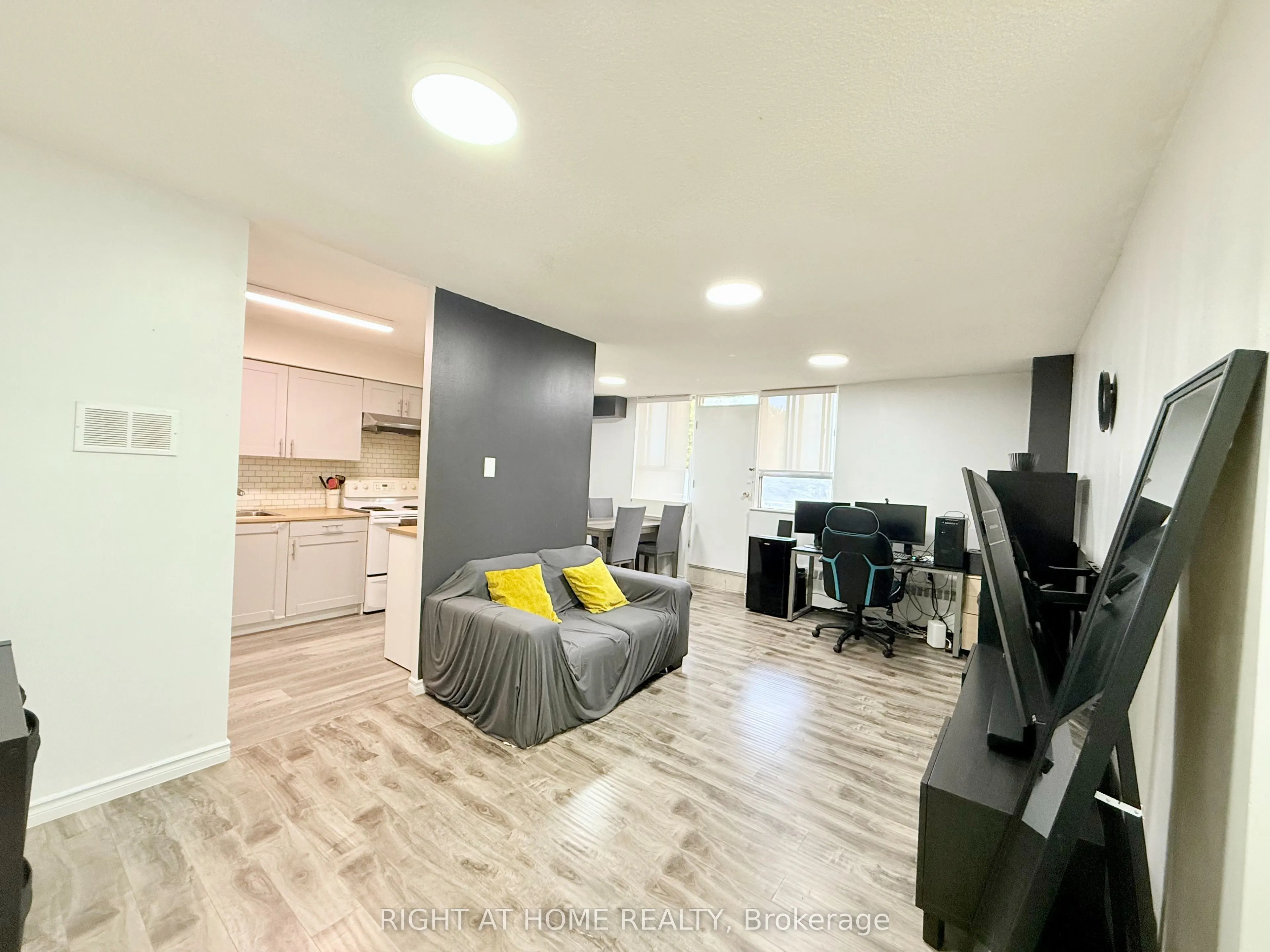 100 Dundalk Drive, #216