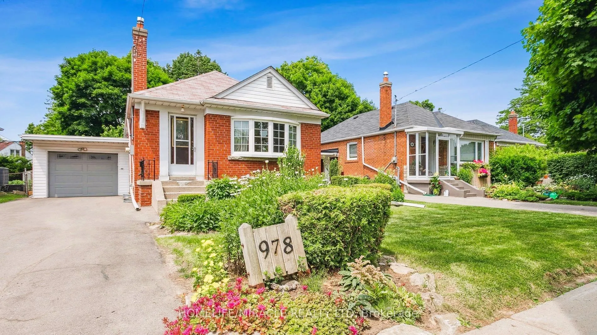 978 Pharmacy Avenue, #Bsmt-Room