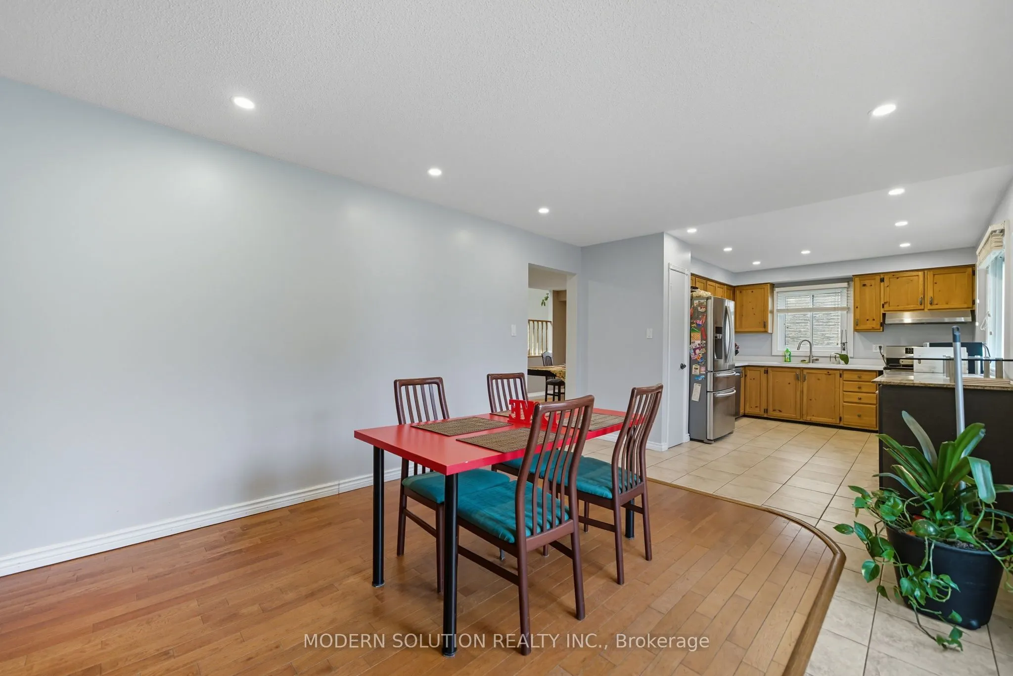 5 Woodlawn Court