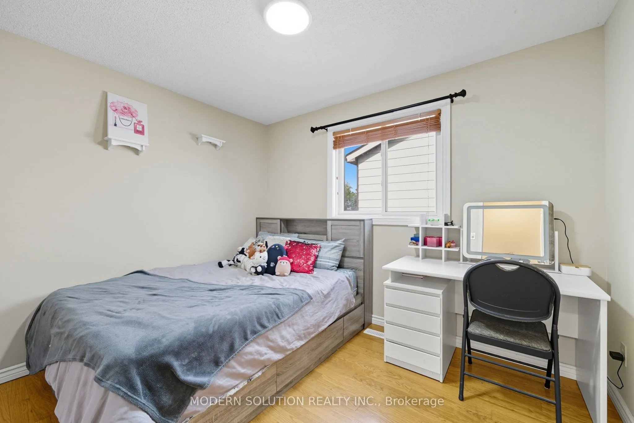 5 Woodlawn Court