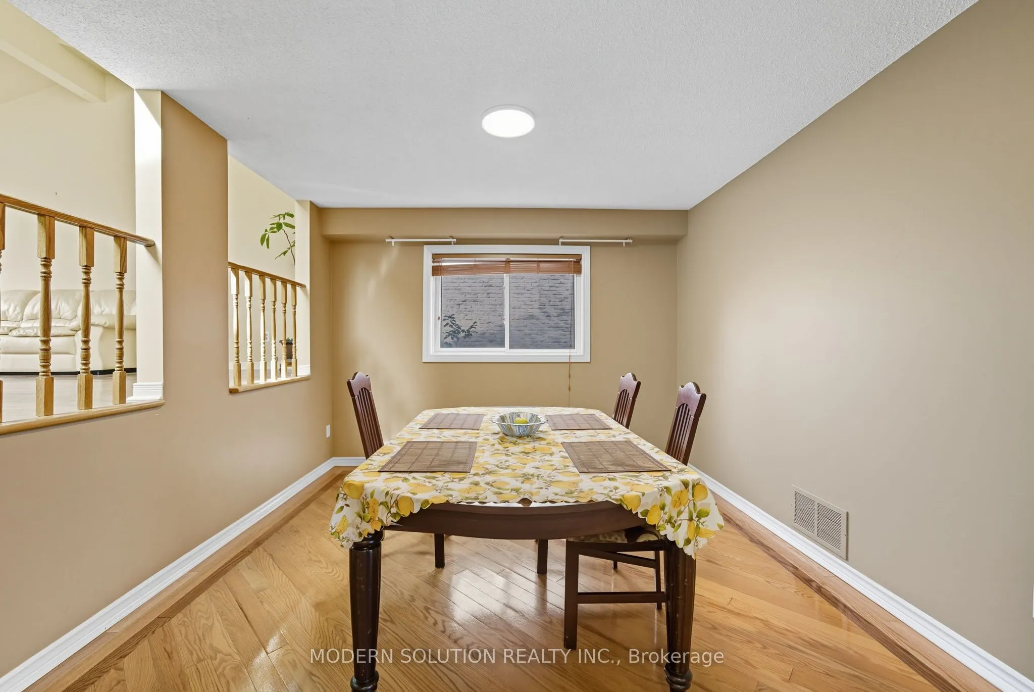 5 Woodlawn Court