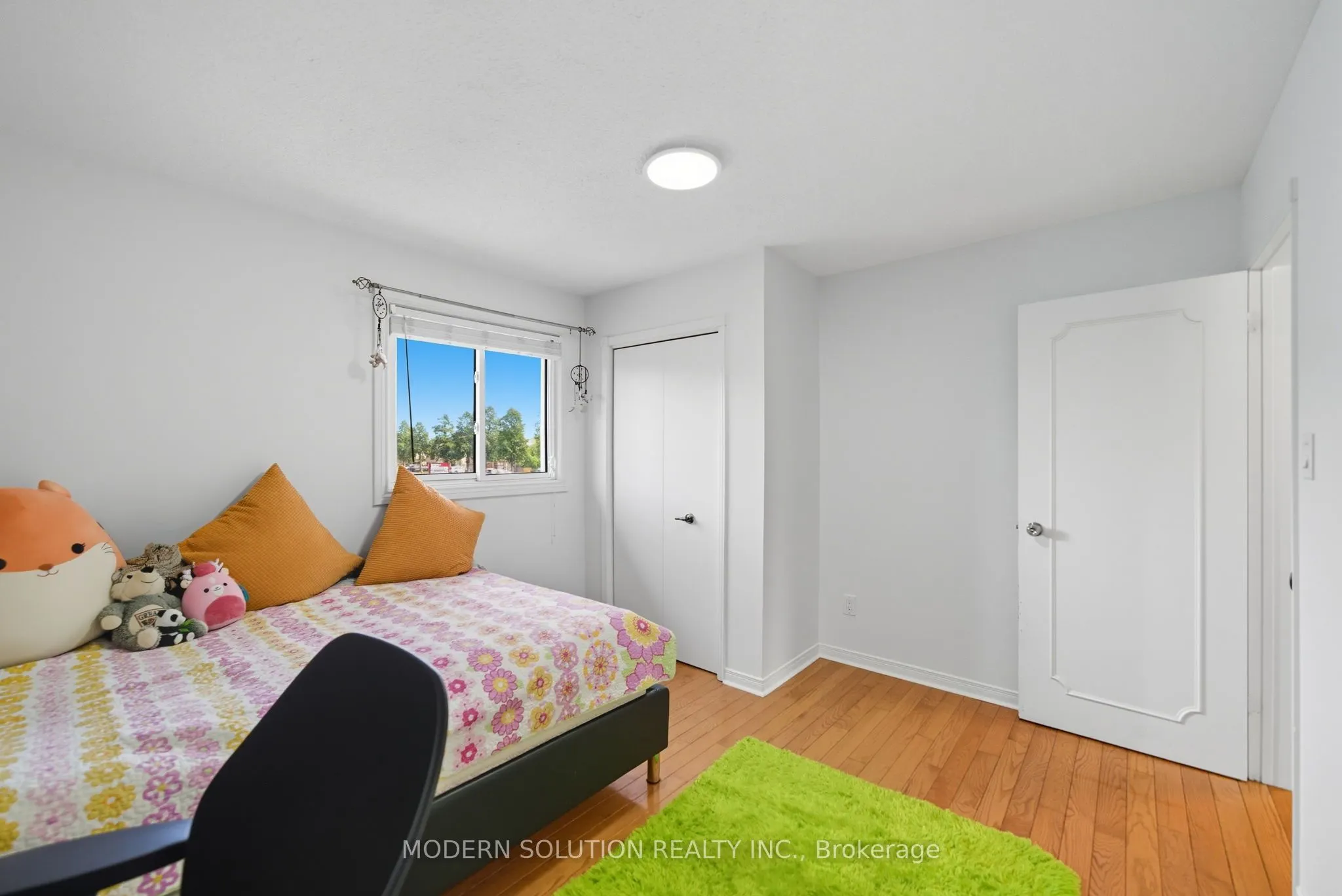 5 Woodlawn Court
