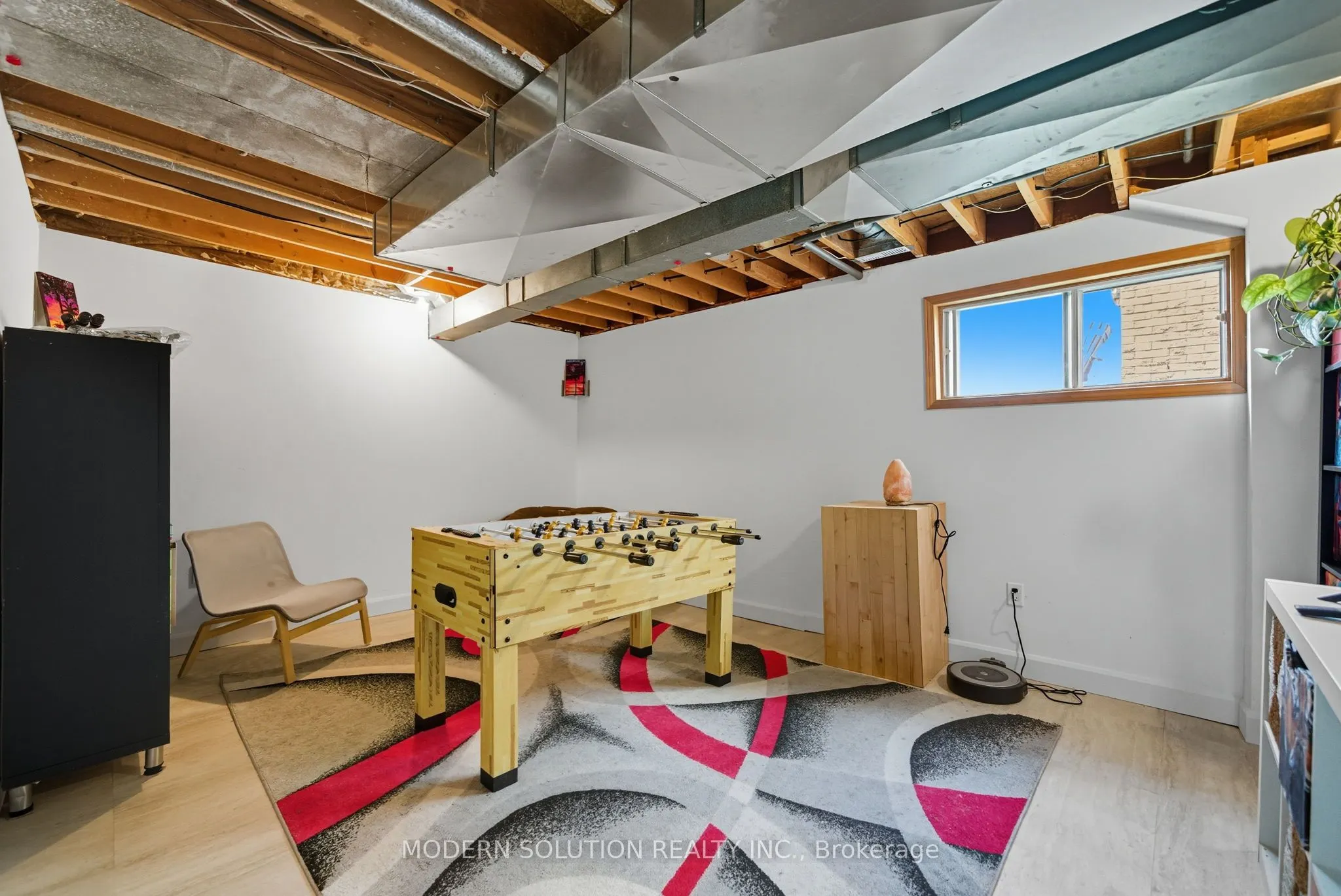 5 Woodlawn Court