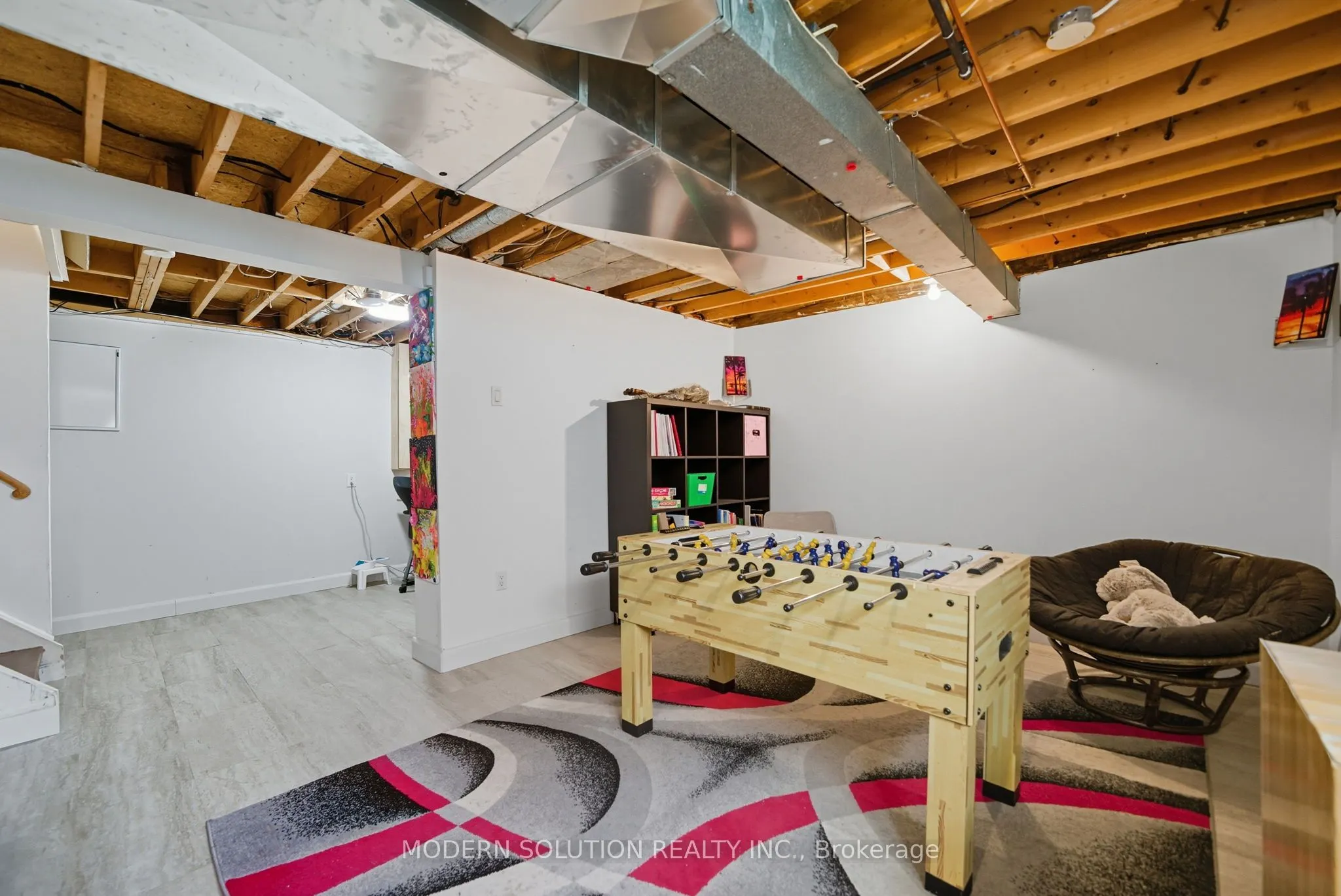5 Woodlawn Court