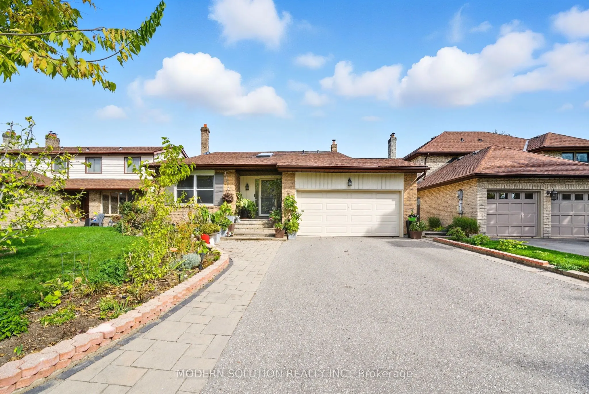 5 Woodlawn Court