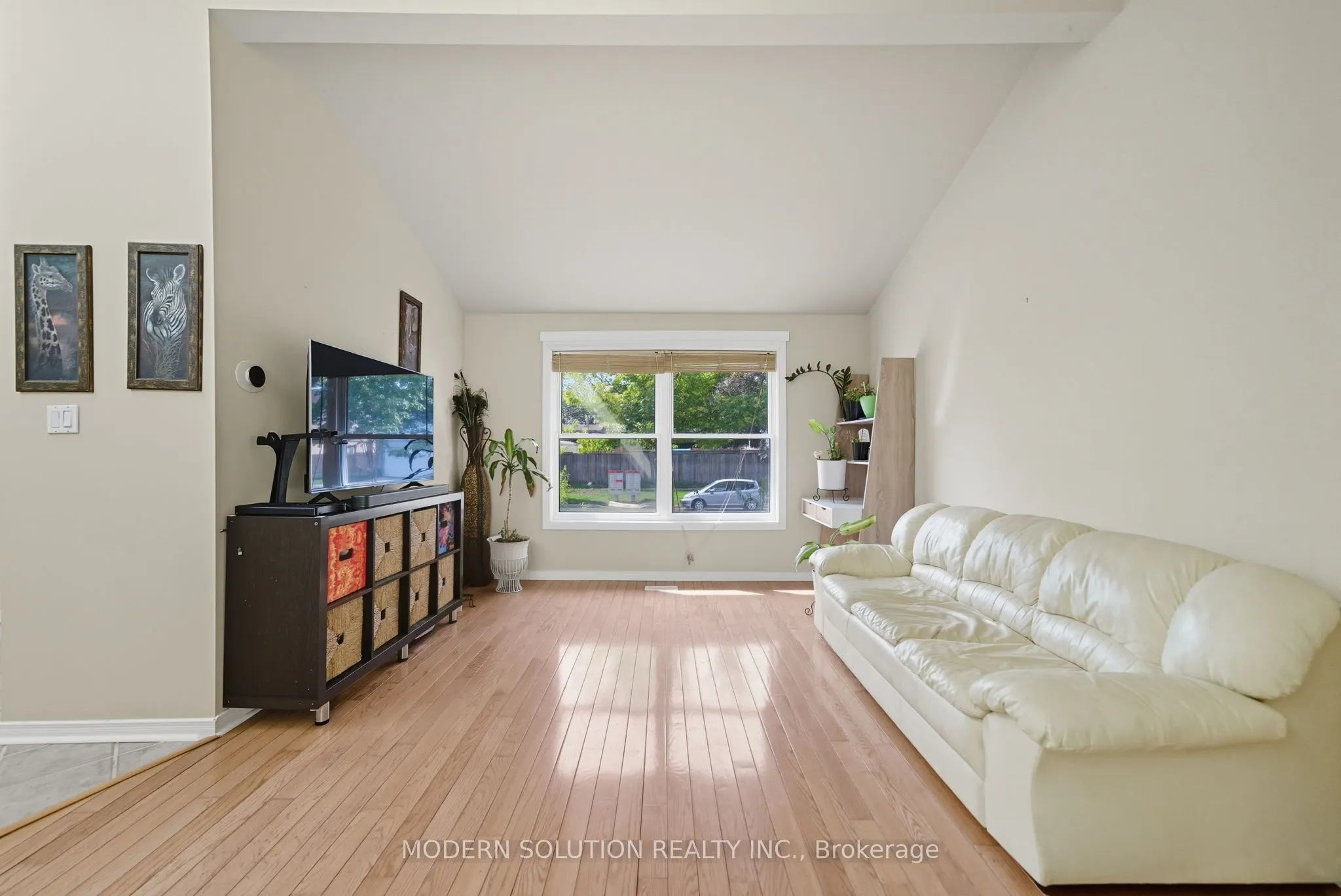 5 Woodlawn Court