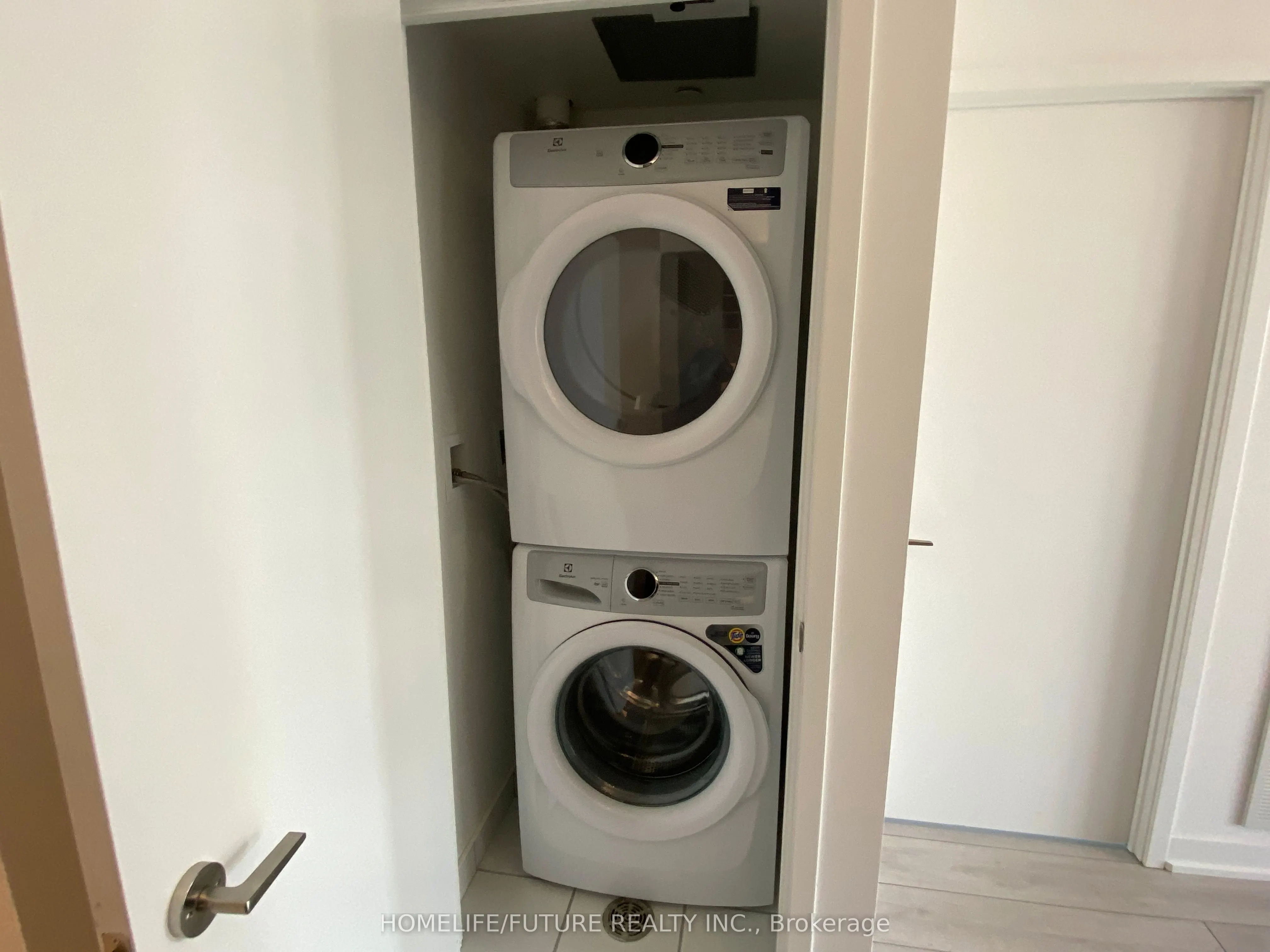 2033 Kennedy Road, #2805