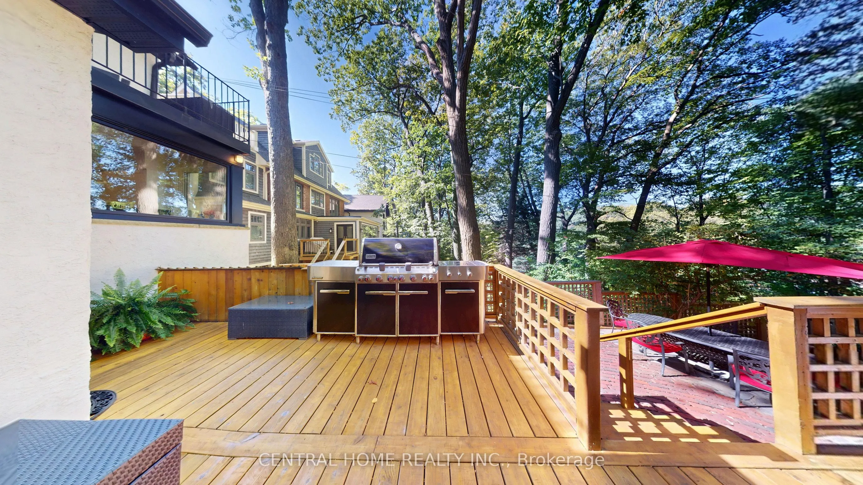 70 Pine Crescent N