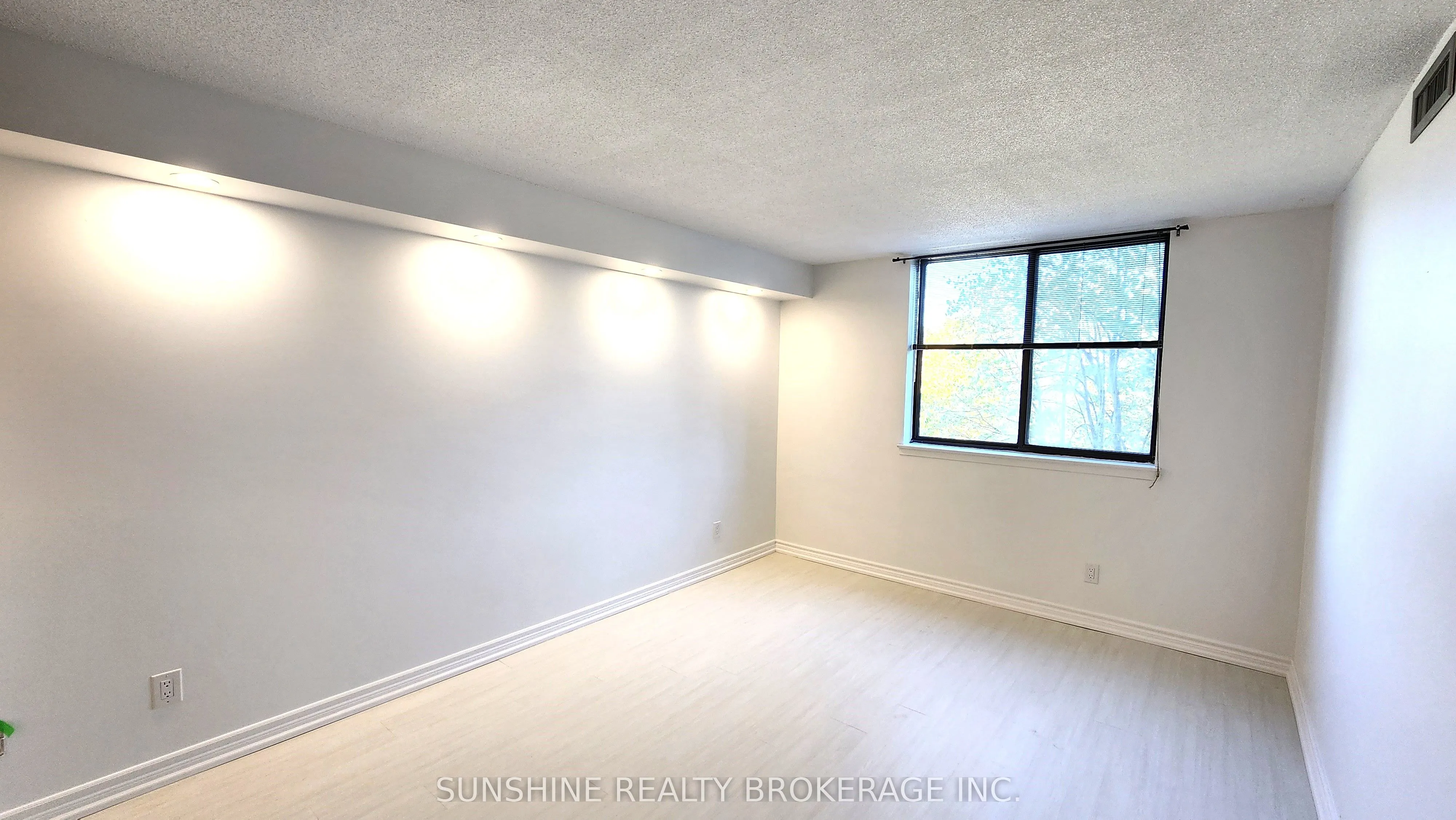 25 Bamburgh Circle, #340