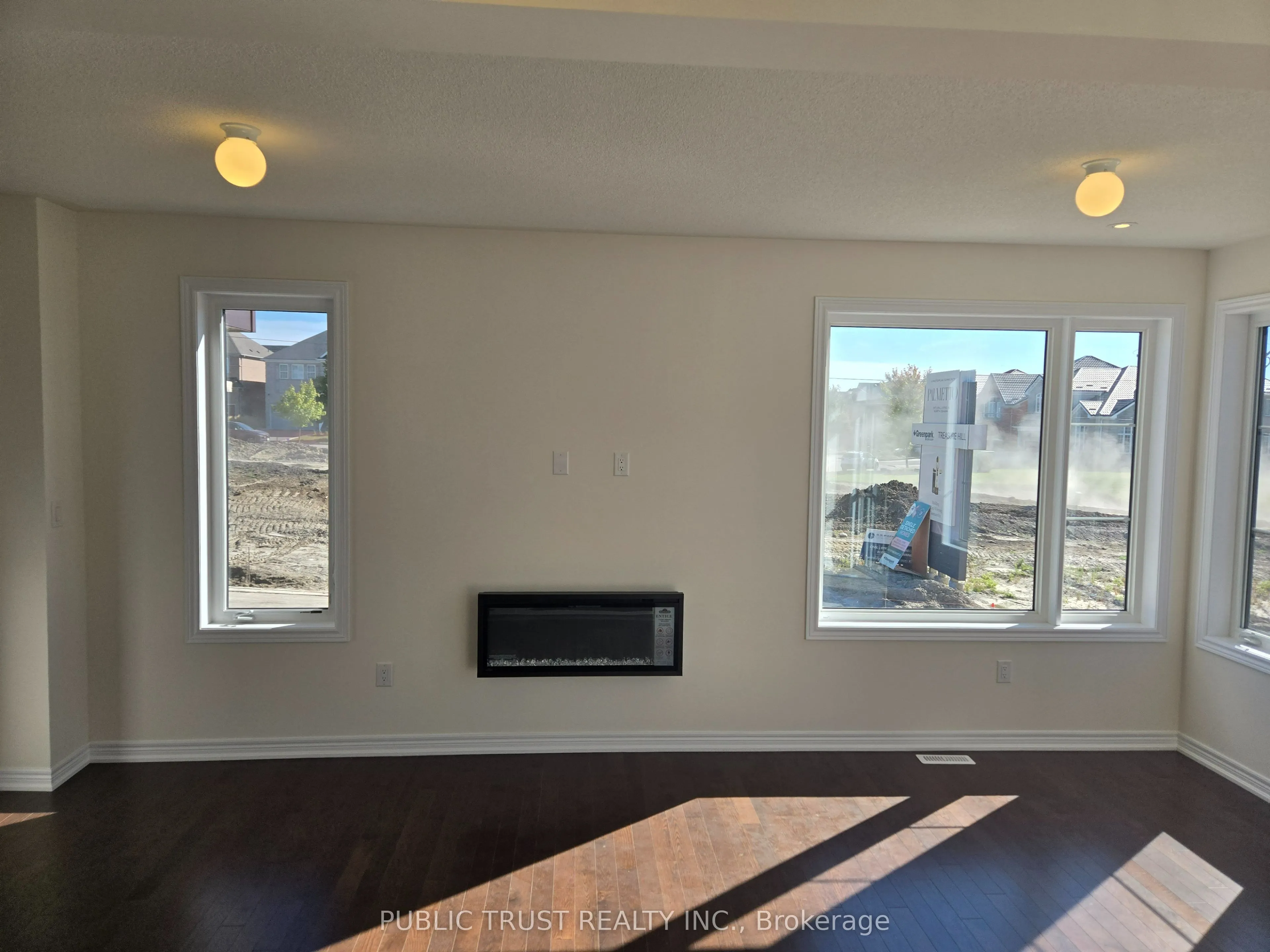 2047 Horace Duncan Cres