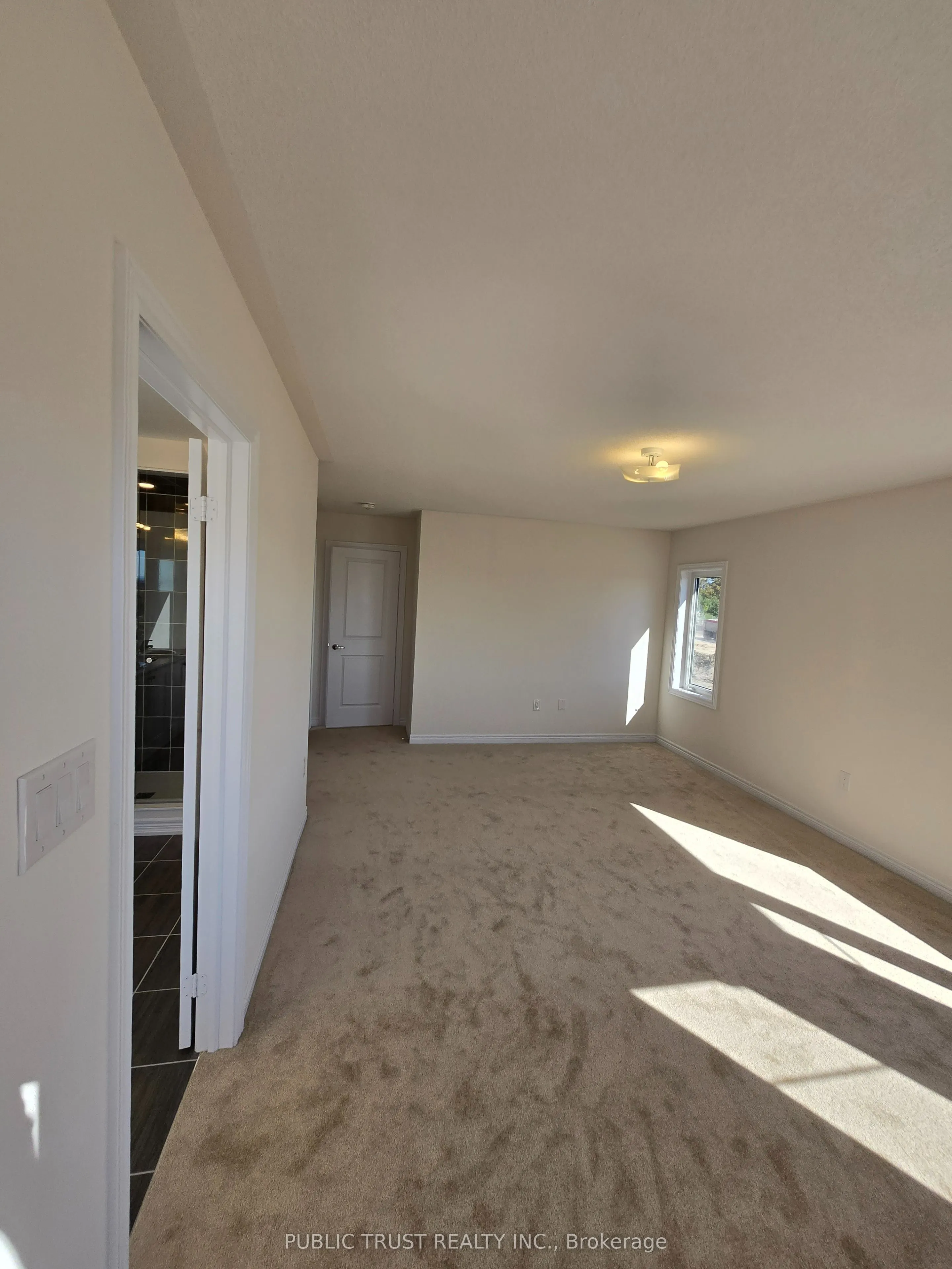 2047 Horace Duncan Cres